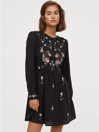 

Платье H&M 0795811-0  Черное, Платье H&M 0795811-0 36 Черное