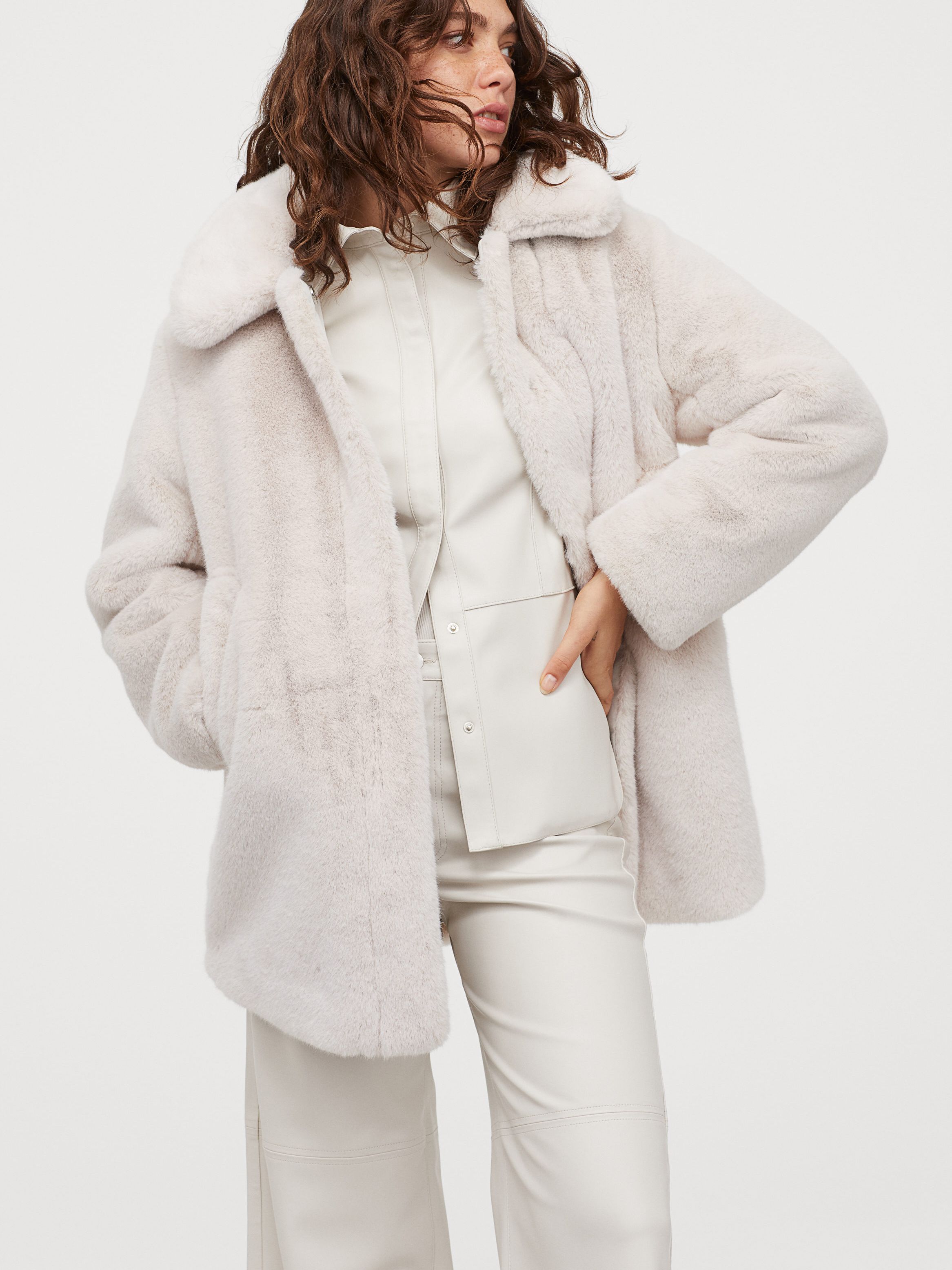 

Полушубок H&M 0784276-0 M Светло-серый