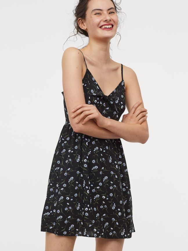

Сарафан H&M 0681182-9 42 Черный