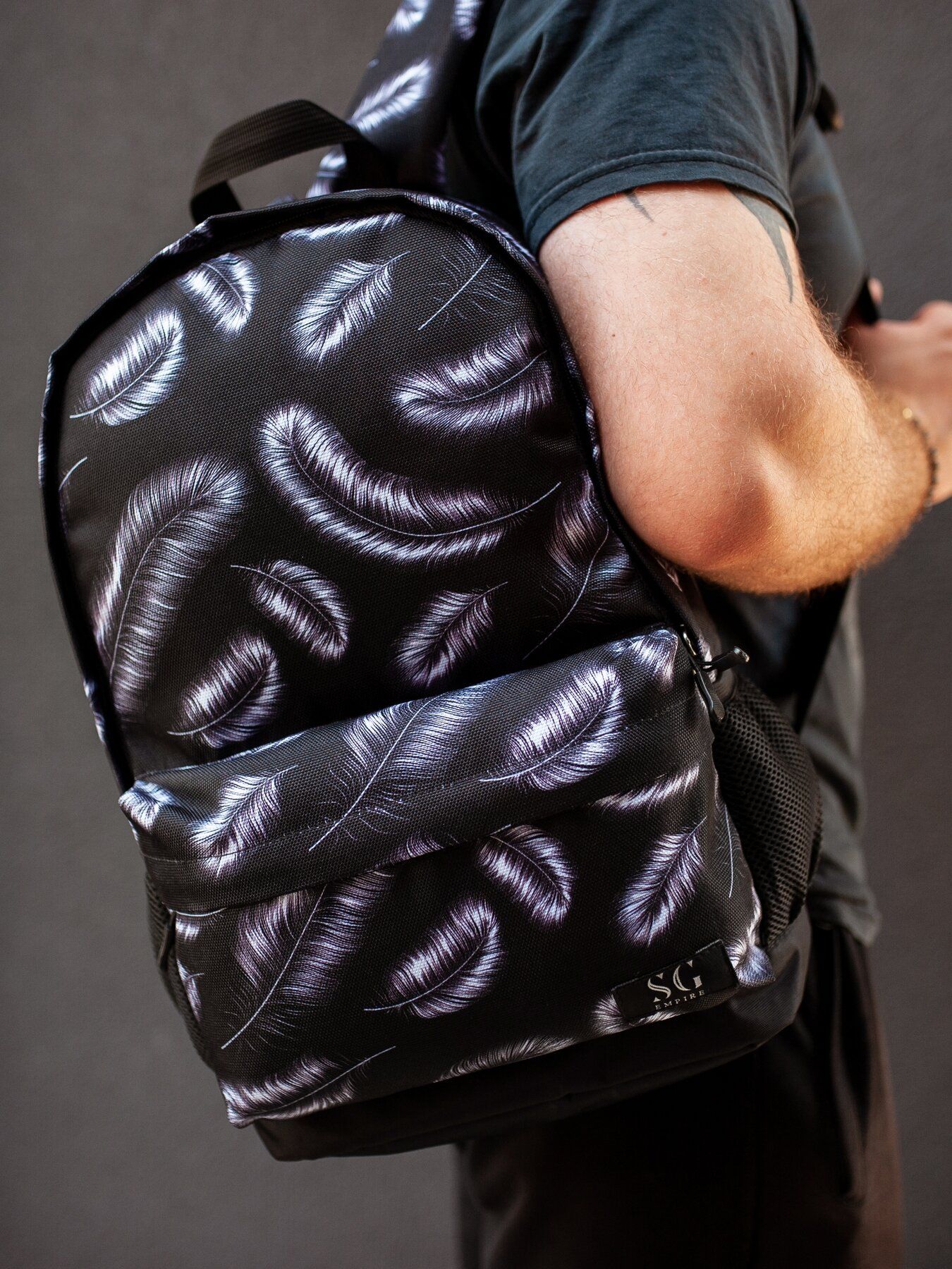 

Рюкзак SG Empire Town style перья черный RKTS04025