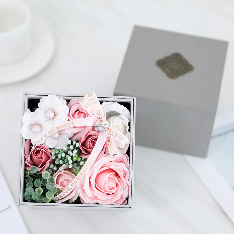 

Набор цветов из мыла "Surprise" BeriDari Flowers (7400) LightPink
