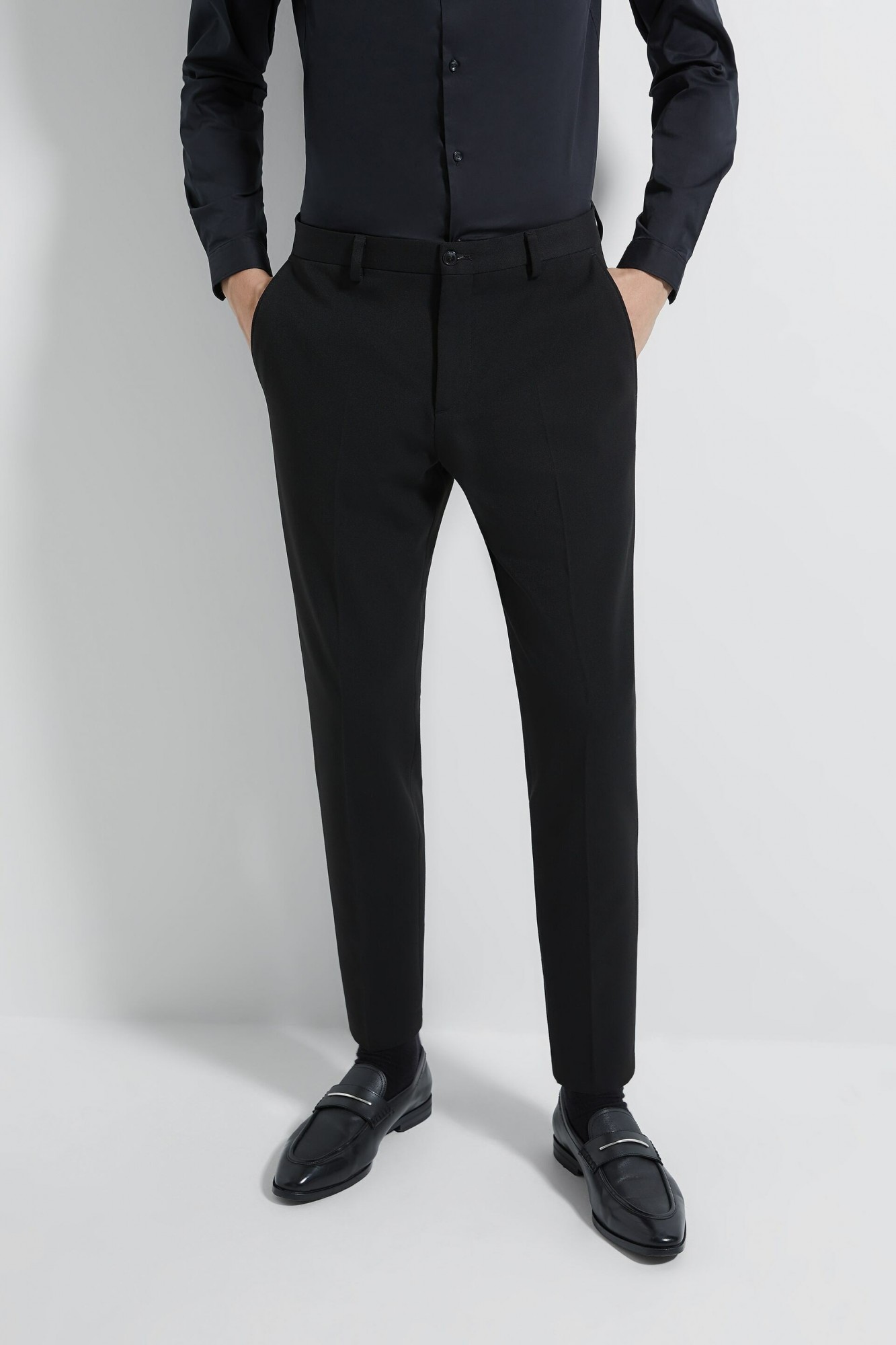 

Брюки Zara черные классические зауженные демисезонные 40 (5816 724 800)