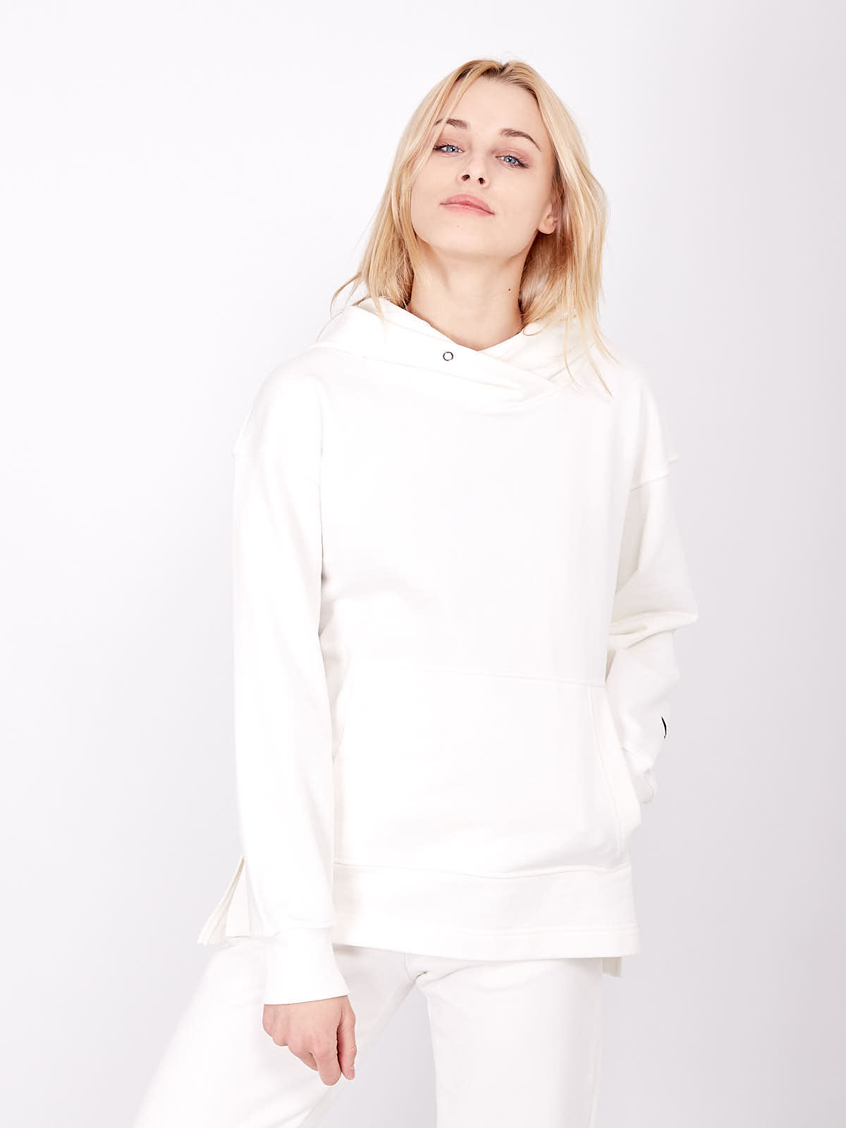 

Худи женские Fromus базовый на кнопке диагональ M/L(44-46) Молочный 2478-17