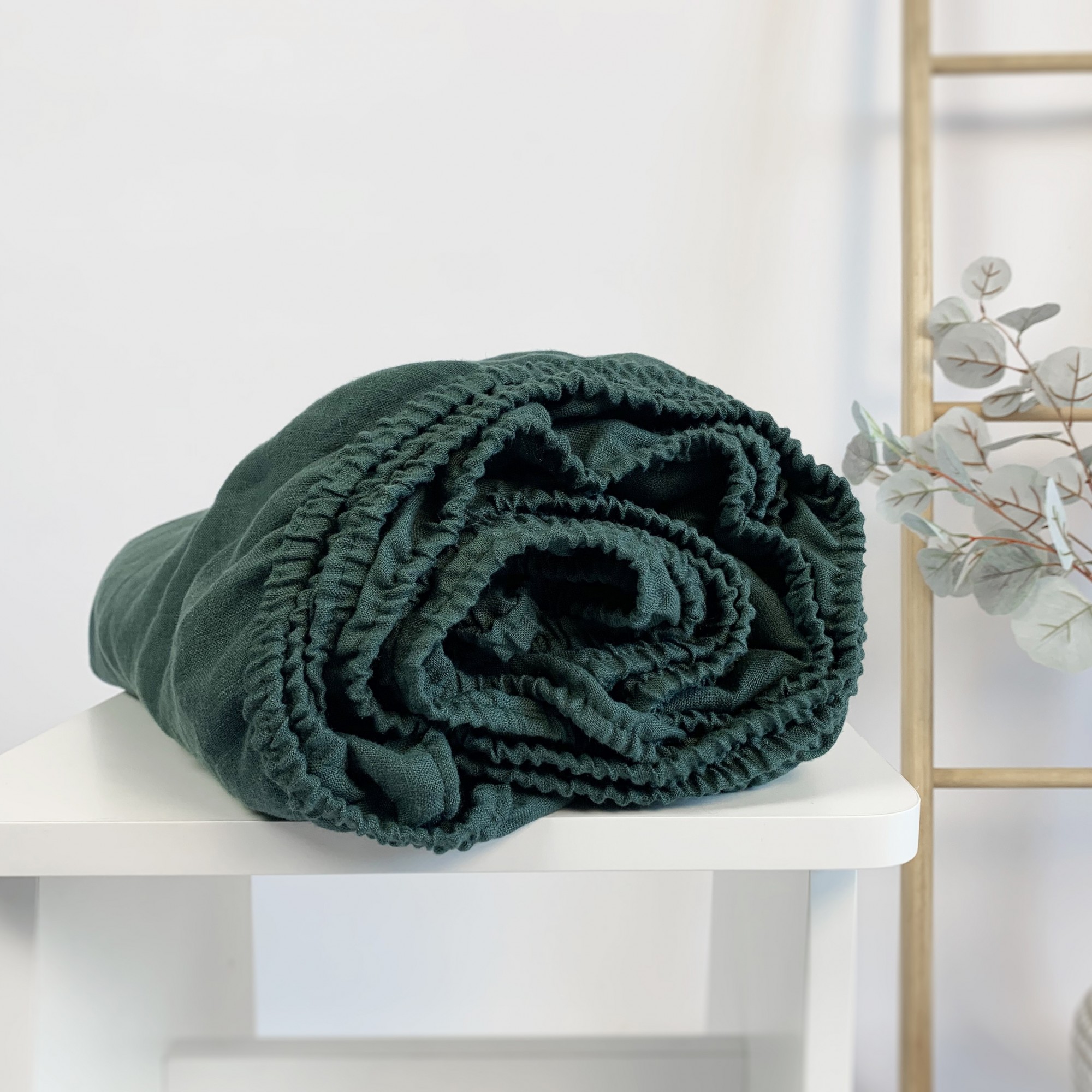

Льняная простынь на резинке TouchableLinen 120x190x25 см Темно-зеленый