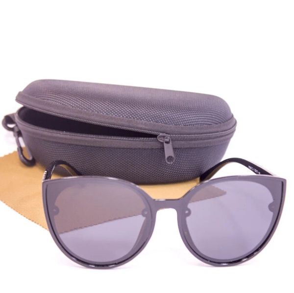 

Женские солнцезащитные очки с футляром polarized f0946-1