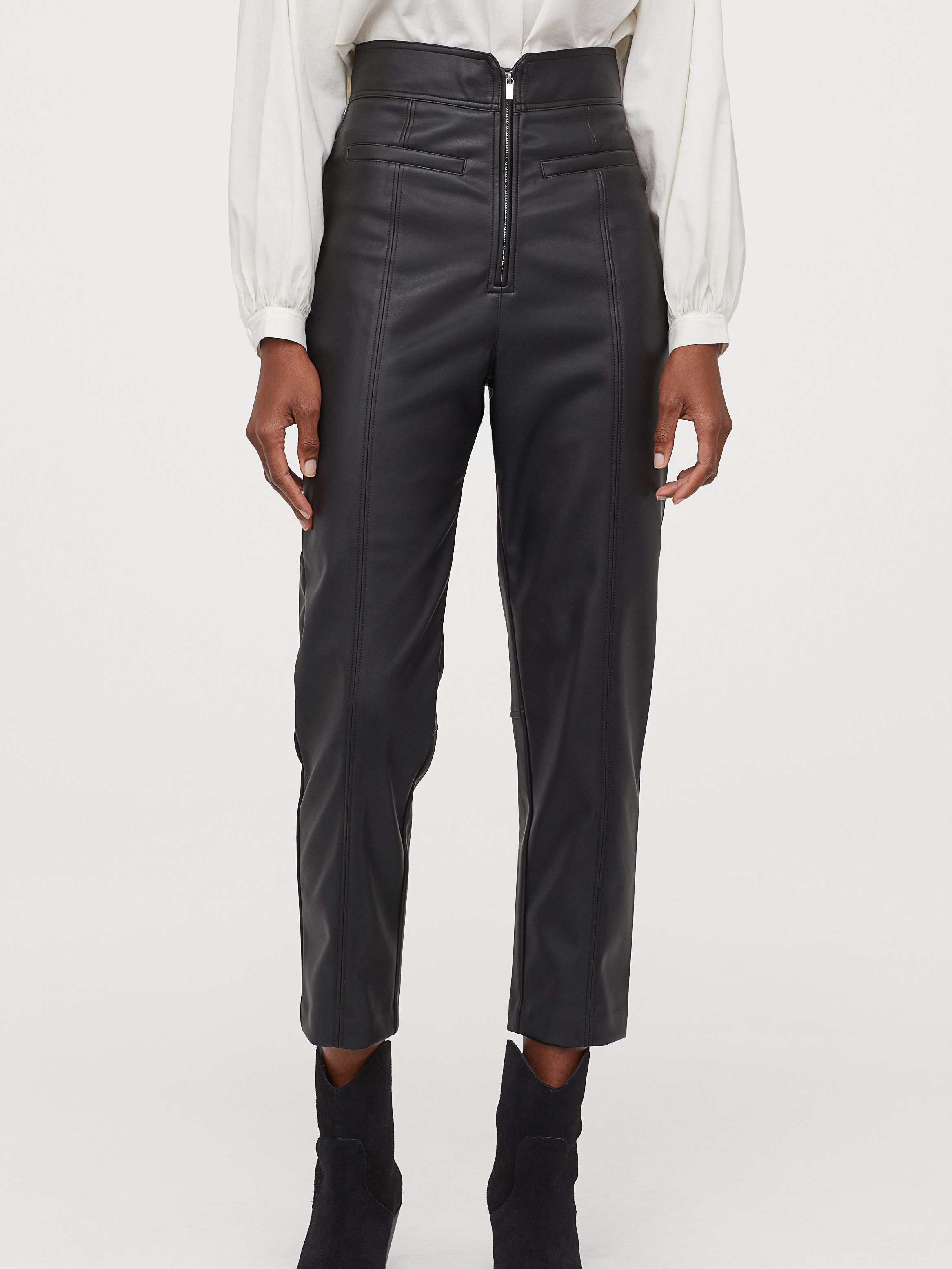 

Брюки H&M 0832494-0 38 Черные