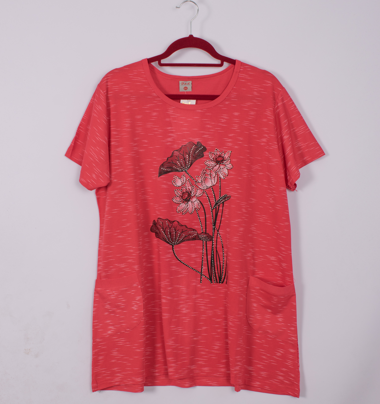 

Футболка летняя женская с разноцветными стразами Collection A53-4 5XL. Размер 56-58