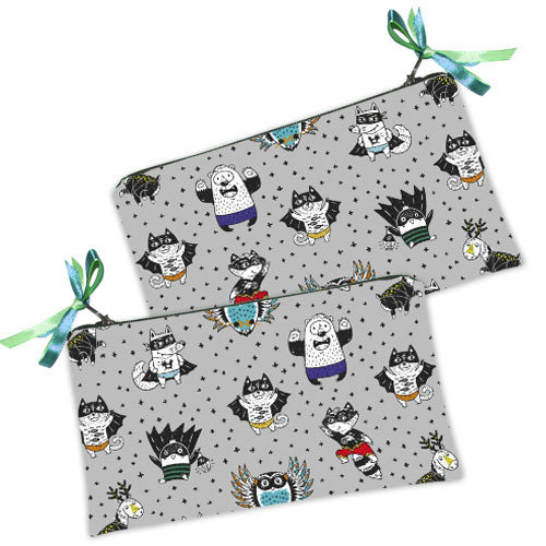 

Косметичка женская Presentville Superheroes 20x12 см