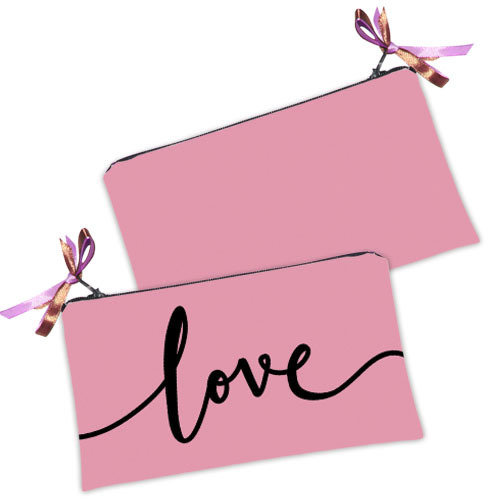 

Косметичка женская Presentville Love на розовом фоне 20x12 см