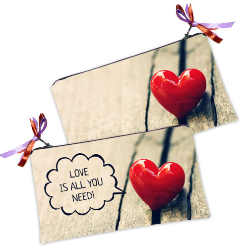 

Косметичка женская Presentville Love is all you need! 20x12 см