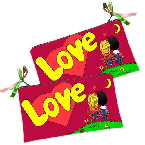 

Косметичка женская Presentville Love is вишневая 20x12 см