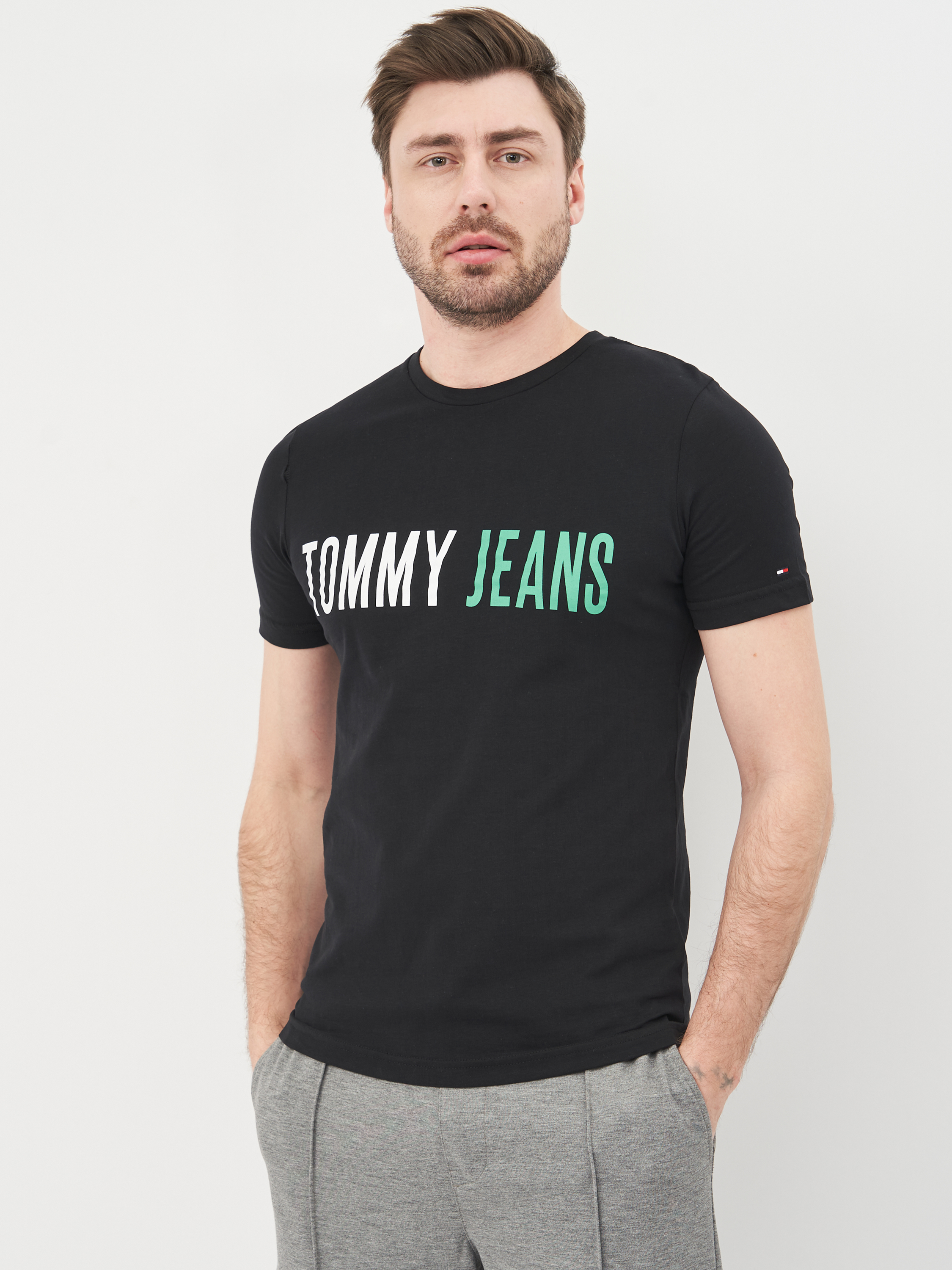 Акція на Футболка Tommy Jeans 10582.1 S (44) Чорна від Rozetka