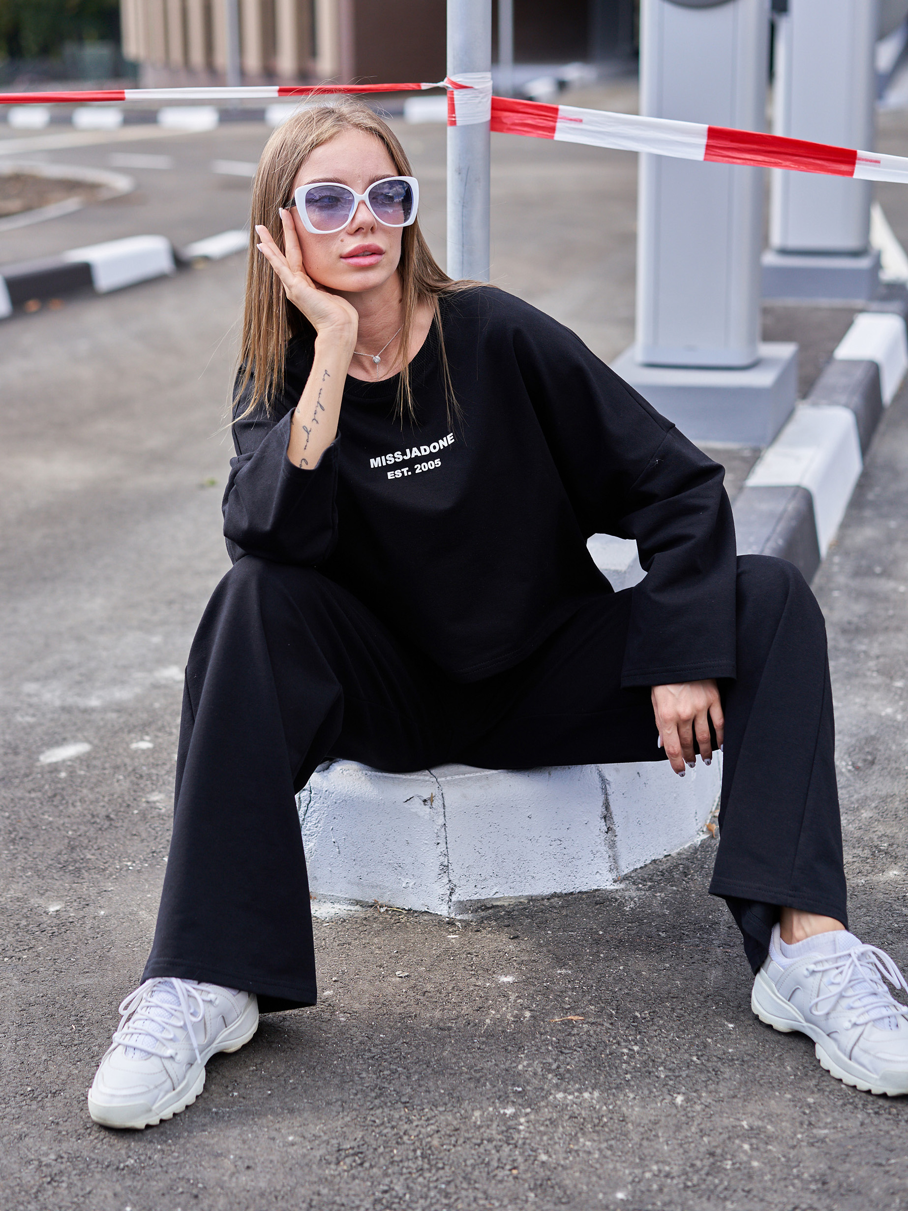 

Женский JADONE FASHION прогулочный костюм с кюлотами и удлиненной спинкой Лесси цвет черный  (Прогулочный костюм с кюлотами Лесси черный, Женский JADONE FASHION прогулочный костюм с кюлотами и удлиненной спинкой Лесси цвет черный L (Прогулочный костюм с к
