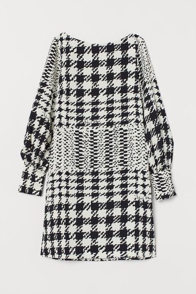 

Платье с вырезом лодочкой H&M 34 (160/80А) Белый/Рисунок «гусиная лапка»