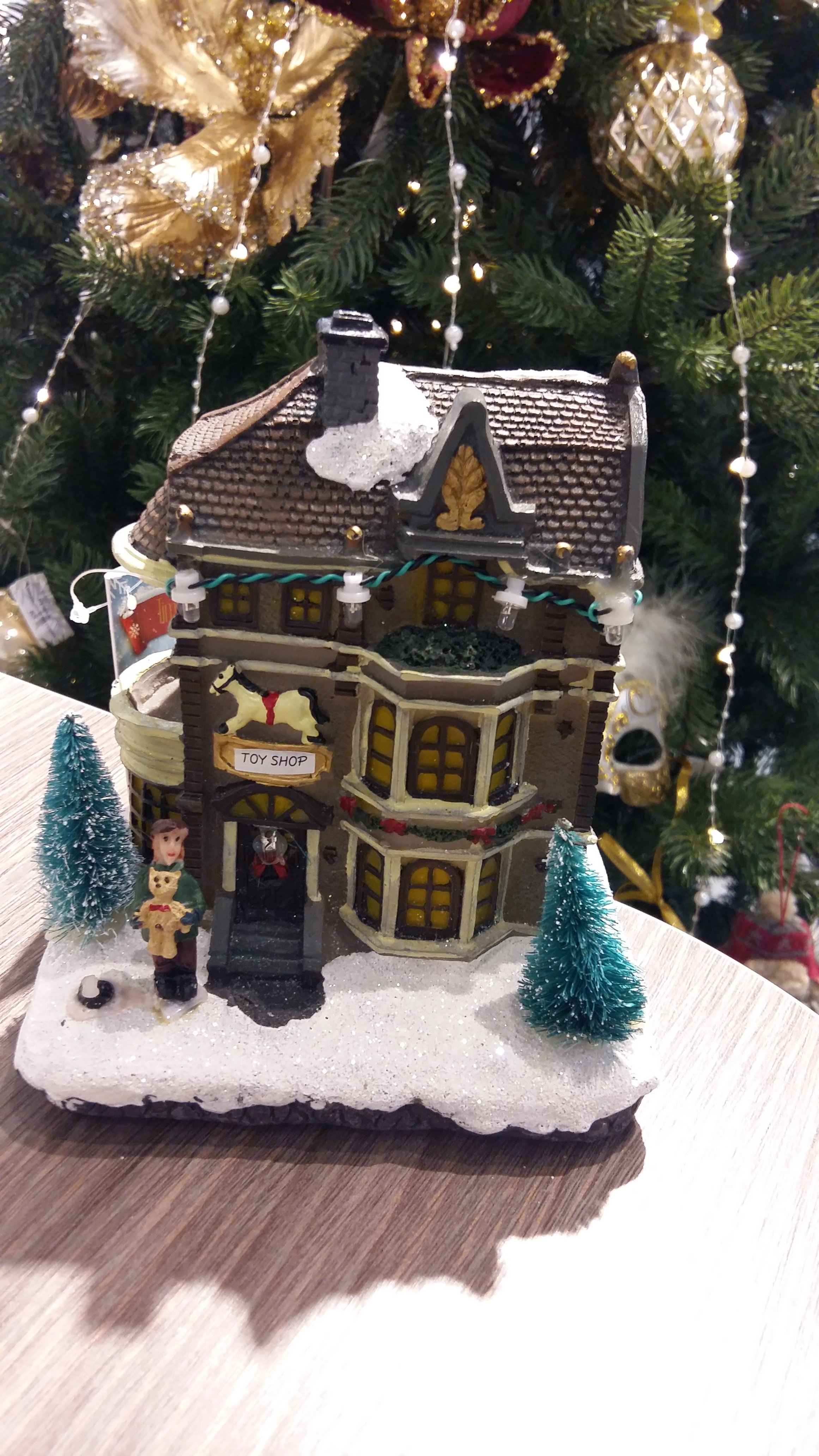 

Домик Timstor Магазин Игрушек с LED подсветкой