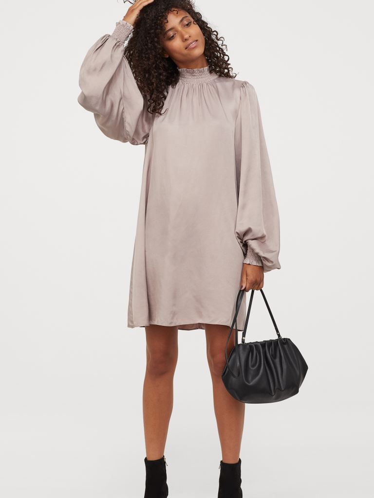 

Платье H&M 0928097002 36 (165/84А) Серое с сиреневым