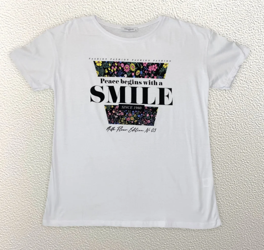 

Жіноча Футболка HAZARD Smile біла Батал 21685 (56р.)