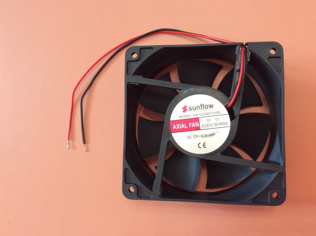 

Вентилятор осевой универсальный Sunflow 120мм*120мм*38мм / 12V / 0,34А /(квадратный)