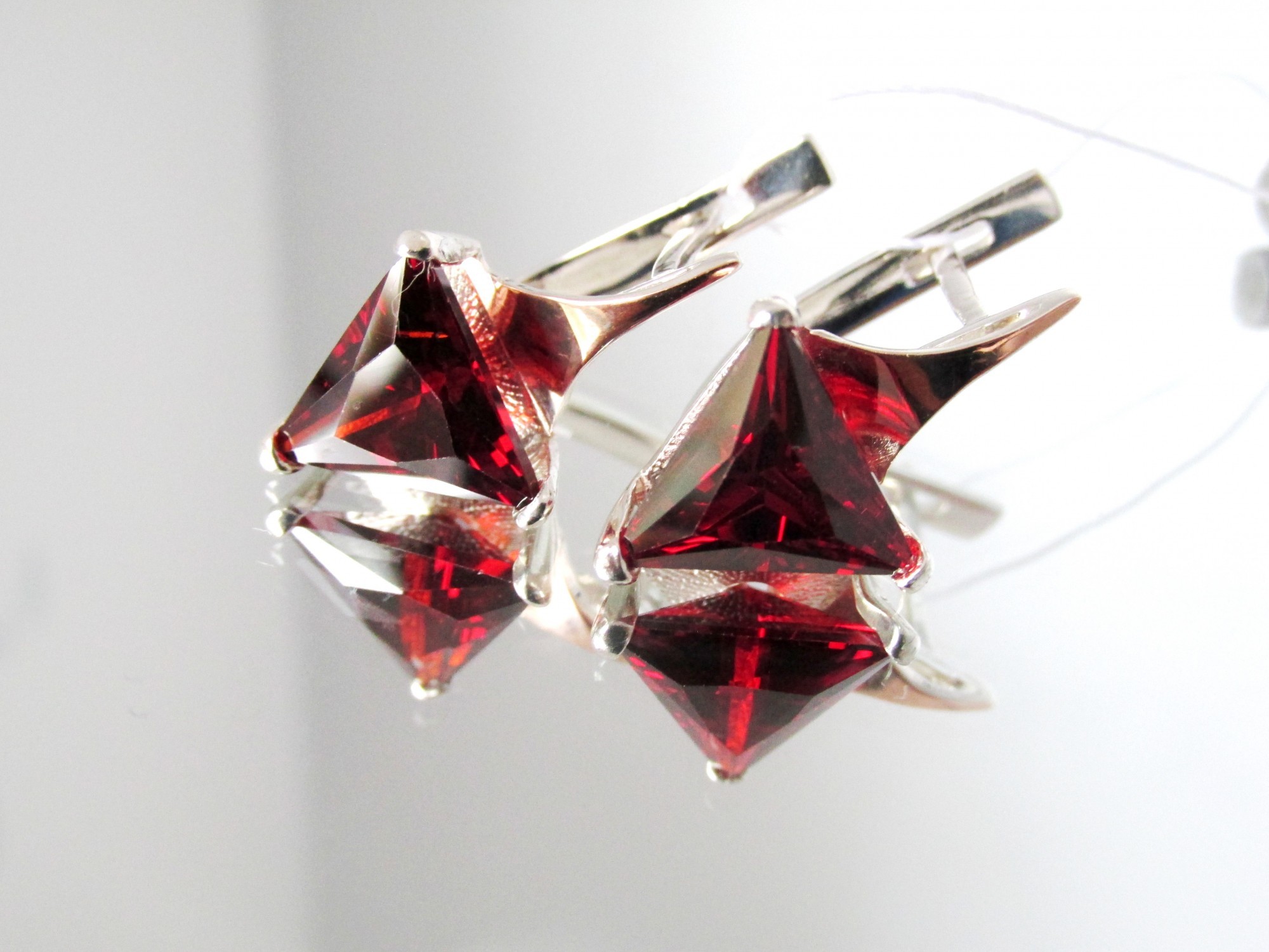 

Серьги серебряные с золотом Silver-Eldorado Звездопад красный