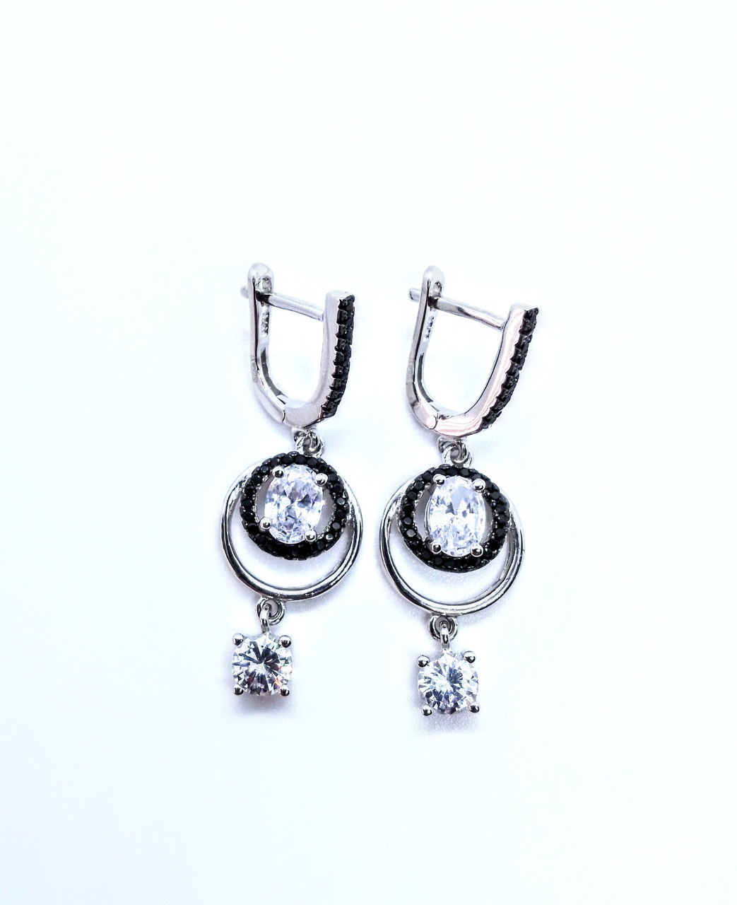 

Серьги с цирконами висячие 71096
