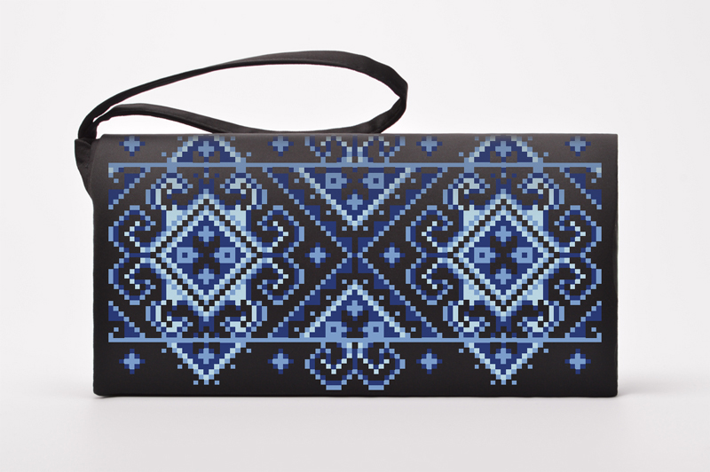 

Набір для вишивки нитками Барвиста Вишиванка заготовки пошитого клатча Кучерява безмежність (КЛ034шЧ1301i)