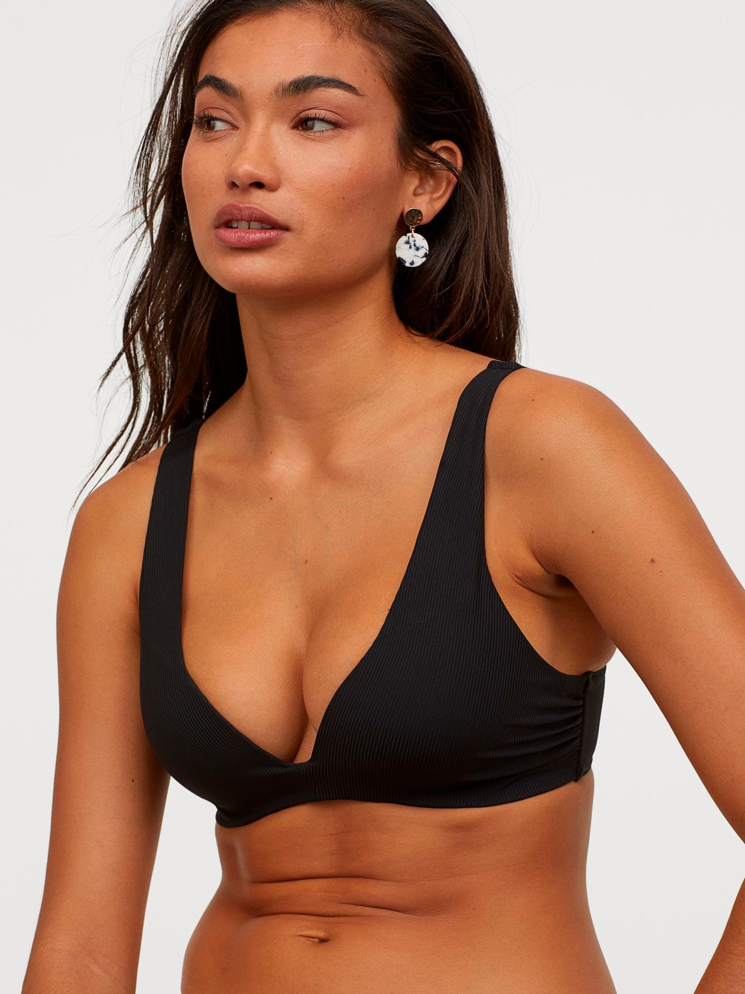 

Верхняя часть купальника H&M zh0866383 36 Черная