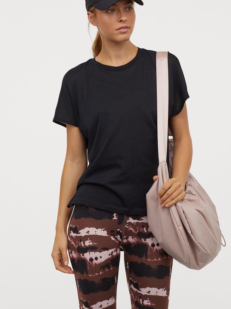 

Футболка H&M 812507a79 S Черная