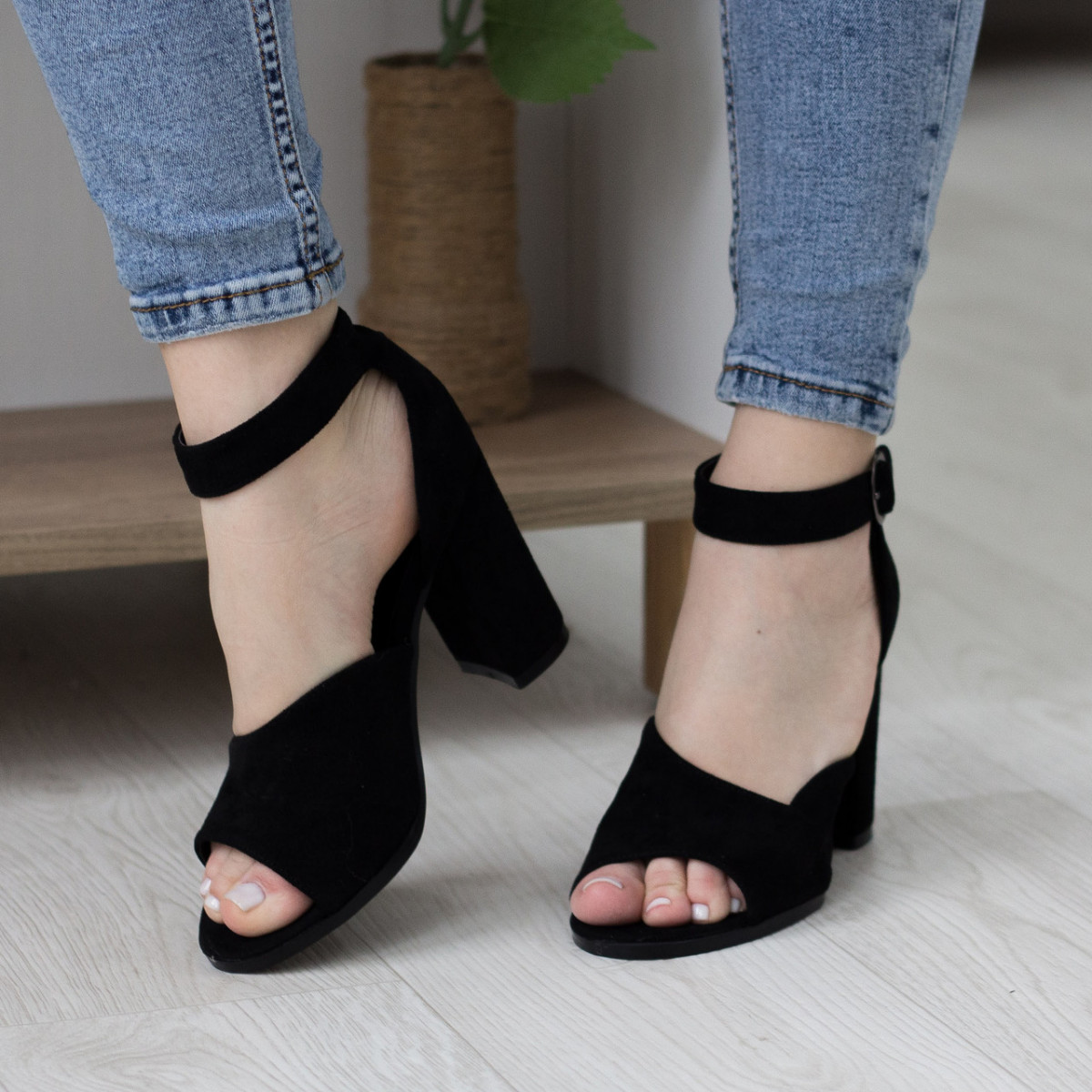 

Женские босоножки Shoes Absinthe 2741 37 размер 24 см Черный