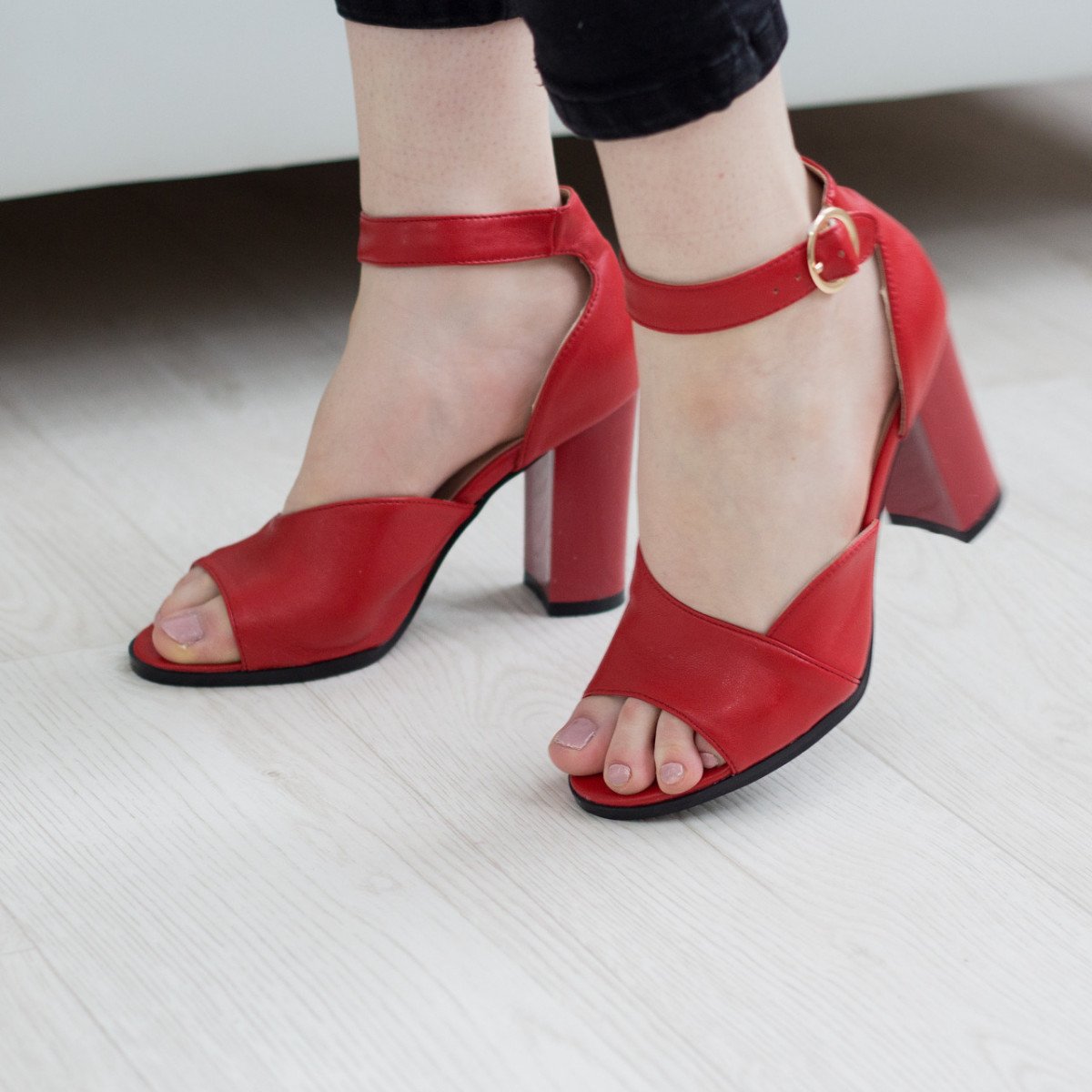 

Женские босоножки Shoes Zachary 2659 37 размер 24 см Красный