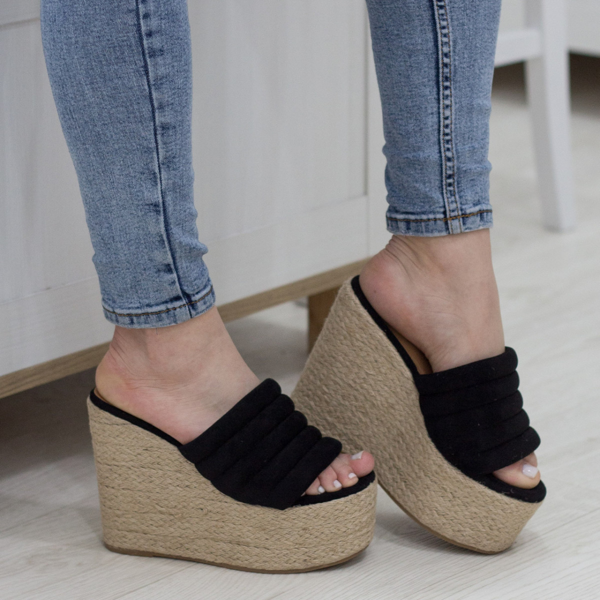 

Шлепанцы женские Shoes Haboko 2819 37 размер 24 см Черный