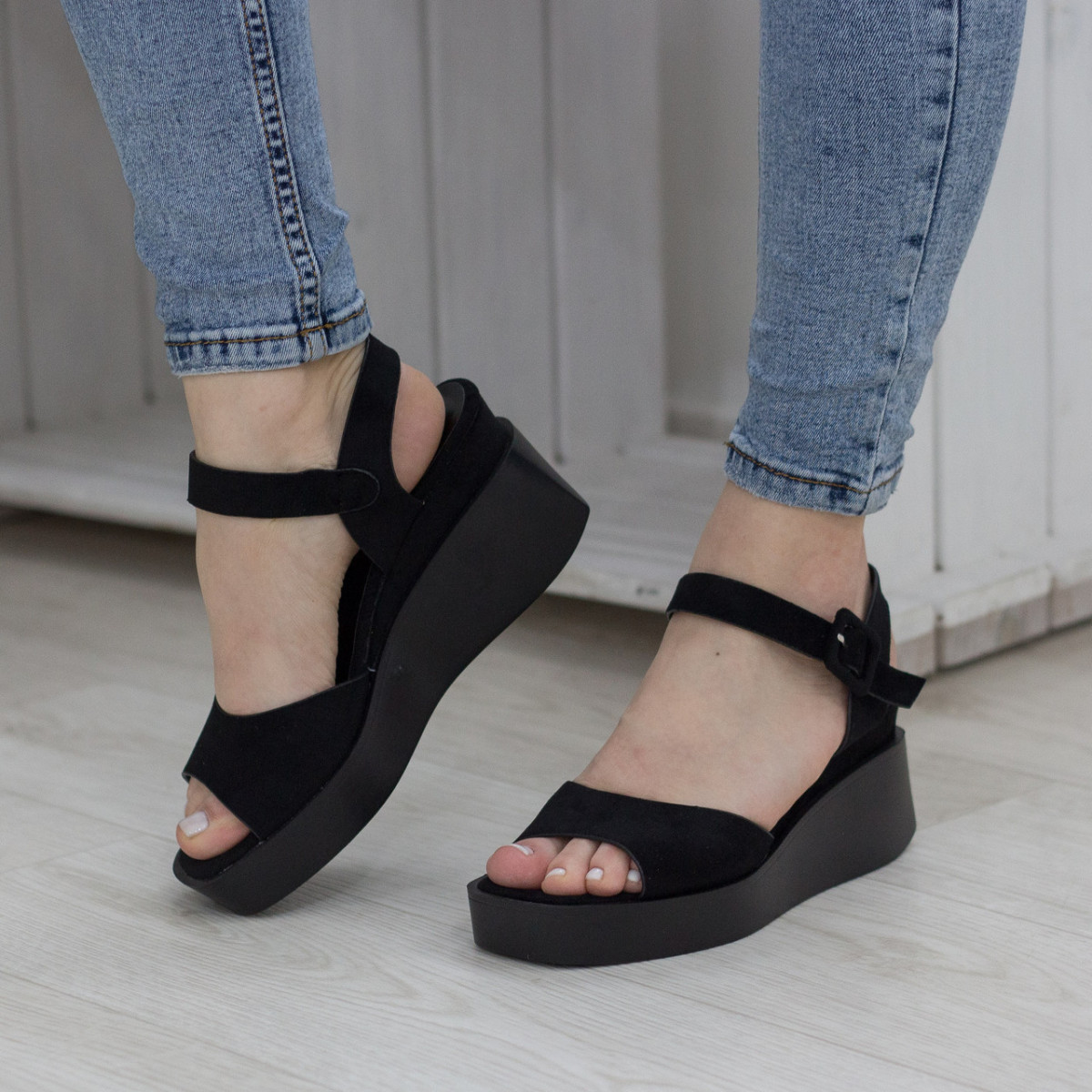 

Женские босоножки Shoes Yicky 2663 41 размер 26 см Черный