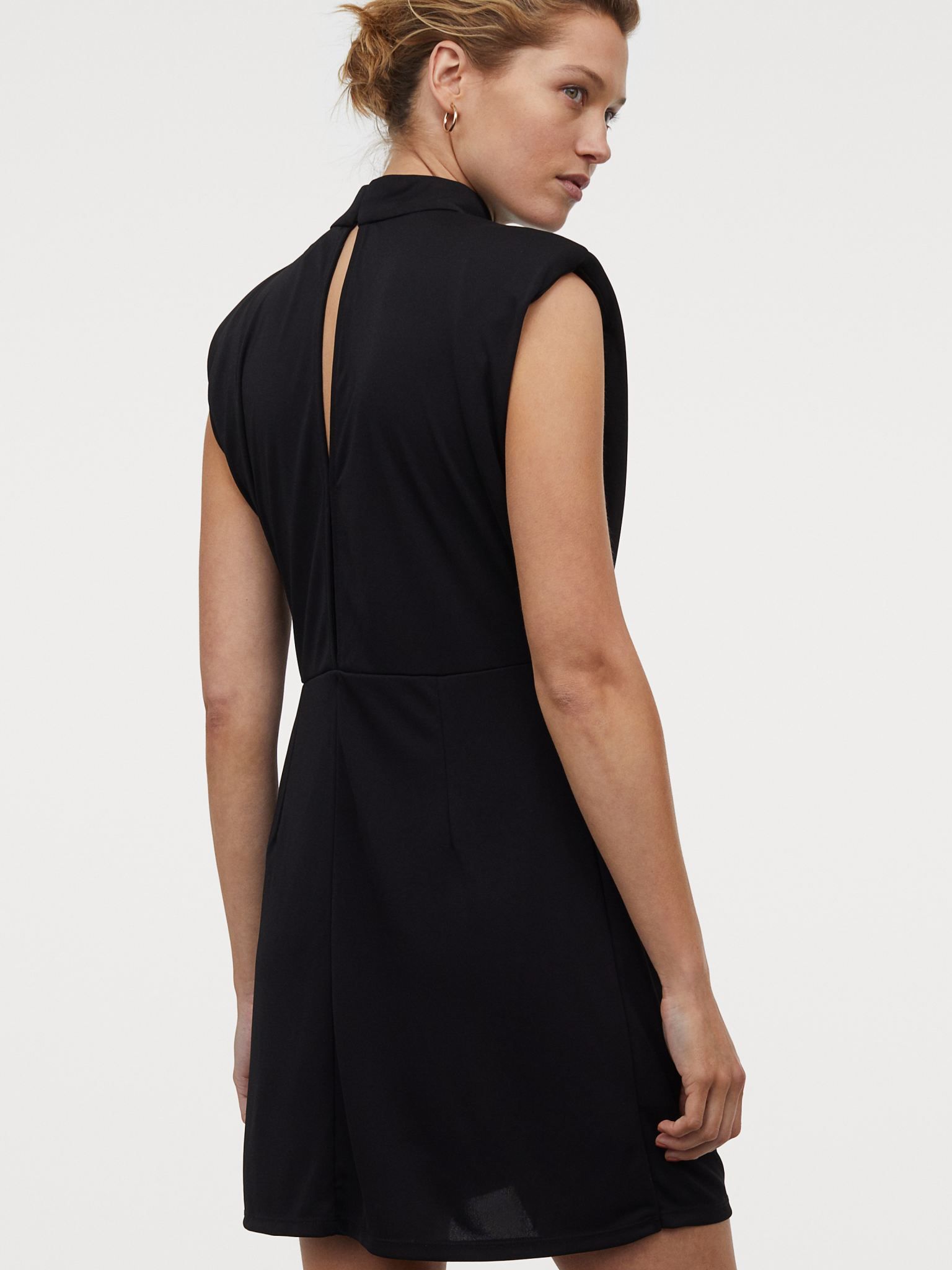 

Платье H&M 12177612  Черное, Платье H&M 12177612 34 Черное