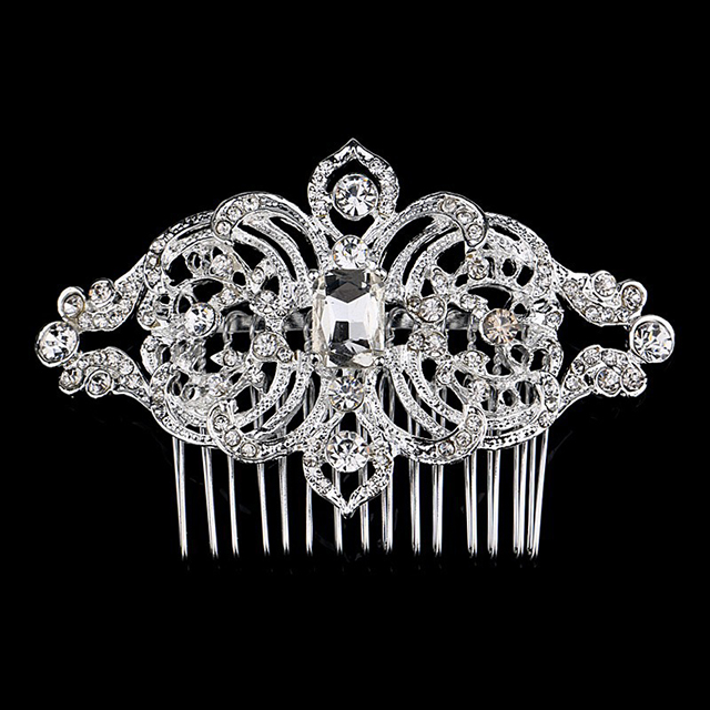

Гребень Утонченный DiaDemaGrand Серебряный с белым камнем (0416133-15-2)