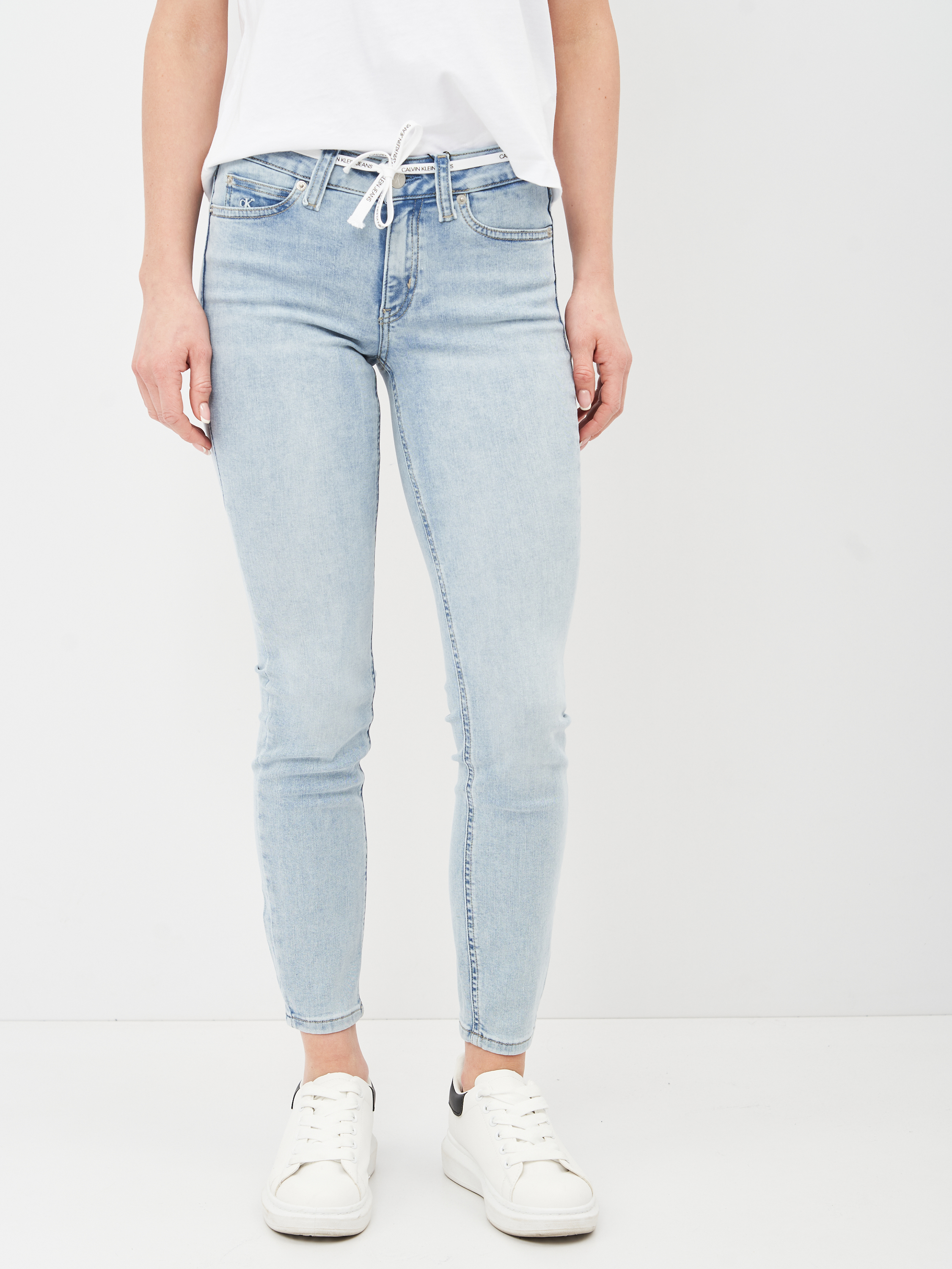 

Джинсы Calvin Klein Jeans Mid Rise Skinny Ankle J20J216300-1AA 28 Denim Light