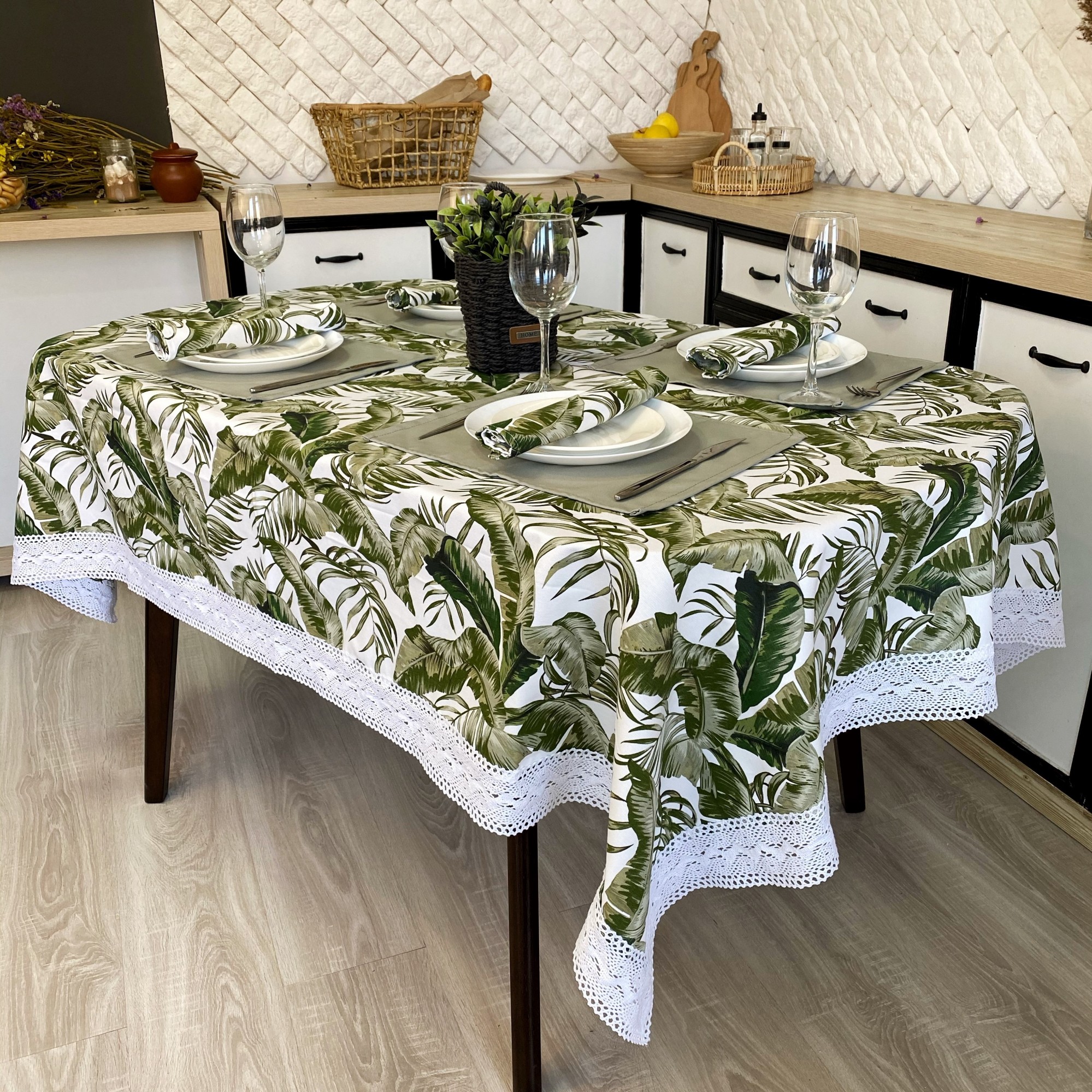 

Скатерть Водоотталкивающая "Пальмовые листья" (с кружевом) 160х120 см