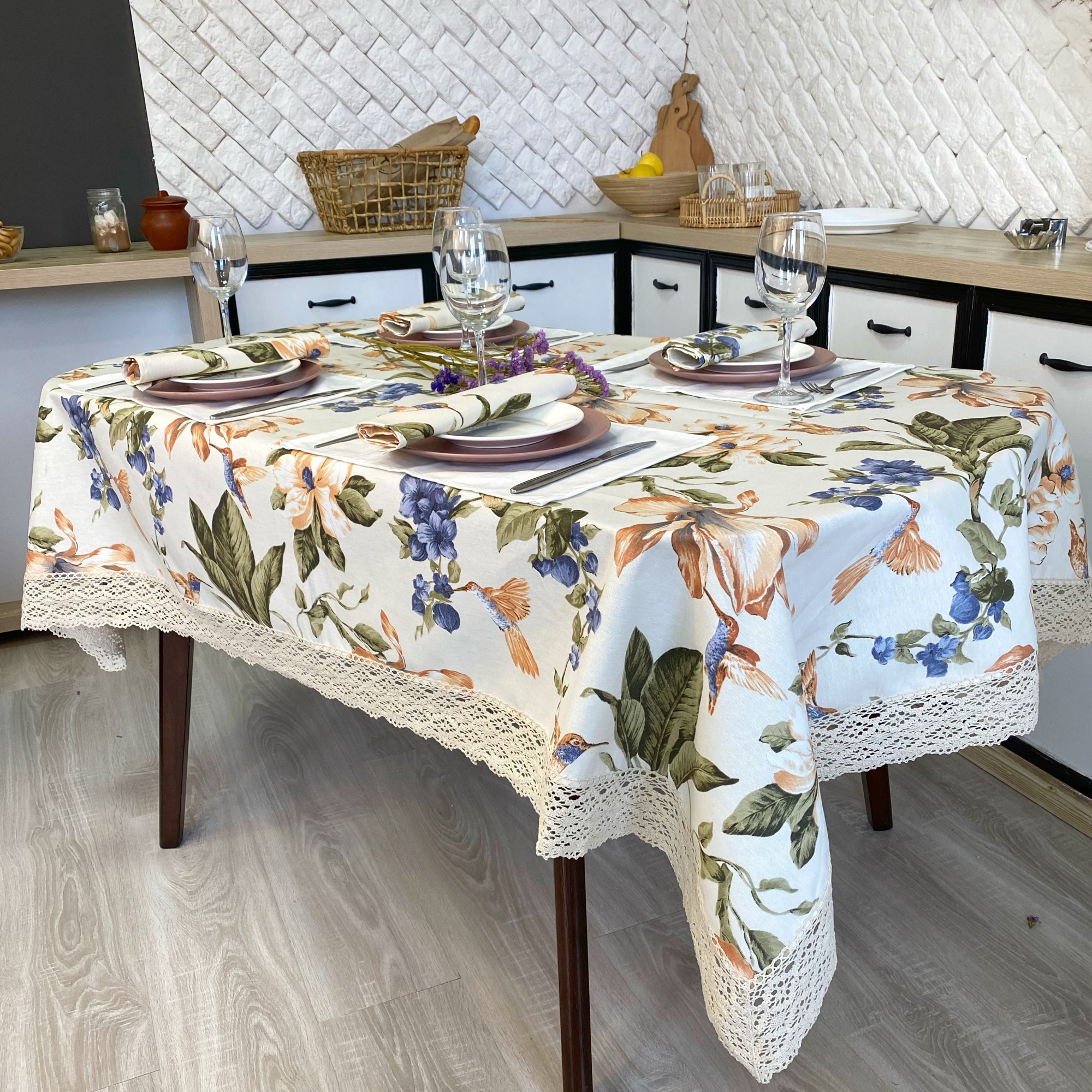 

Скатерть Водоотталкивающая "Колибри" (с кружевом) 160х160 см