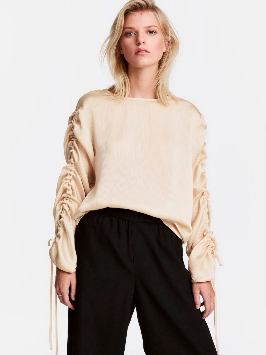 

Блузка H&M 0510556-5 34 Бежевая