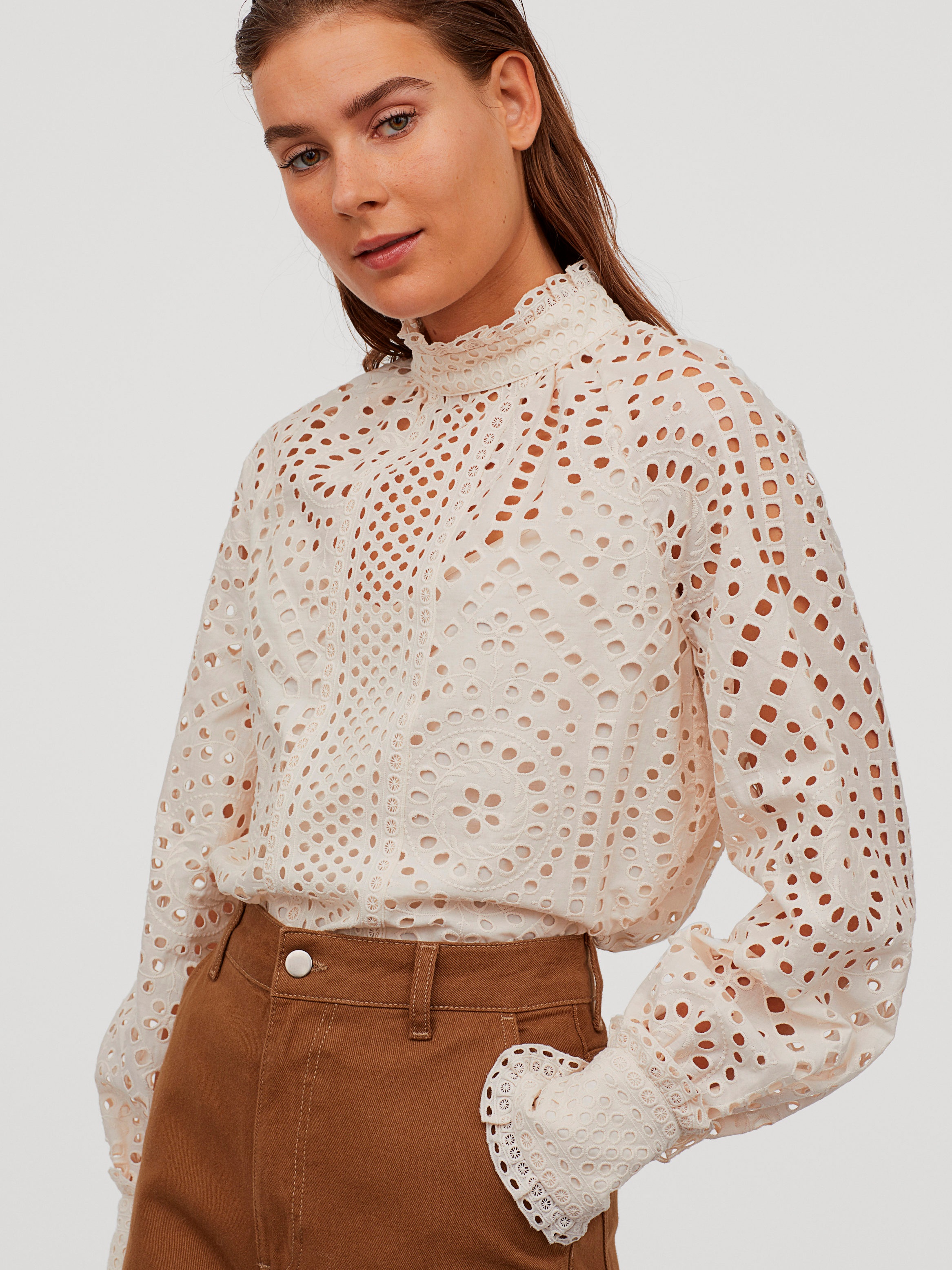 

Блузка H&M 0842061-0 S Светло-бежевая