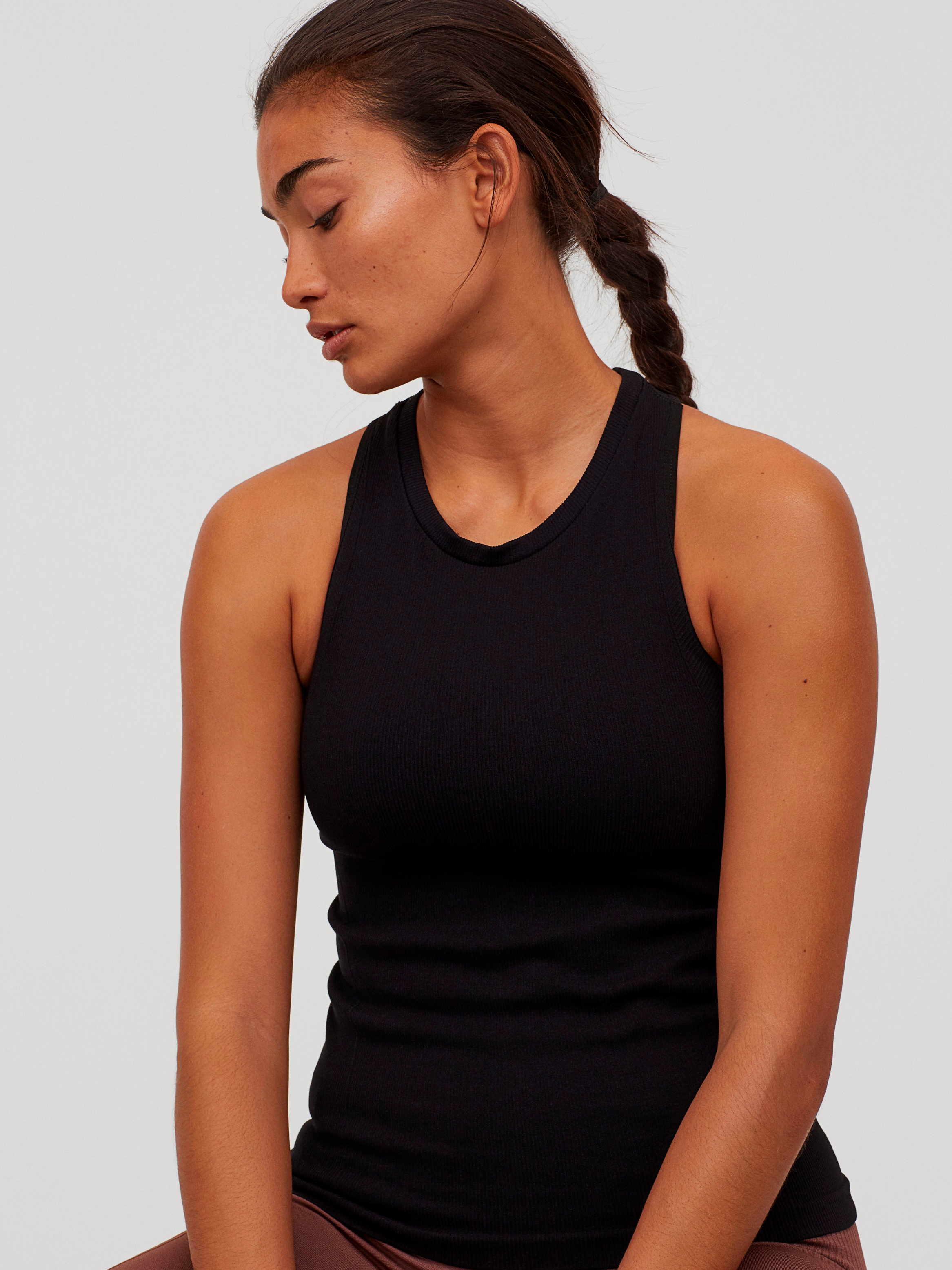 

Спортивная майка H&M Sport 0897505-1 XS Черная