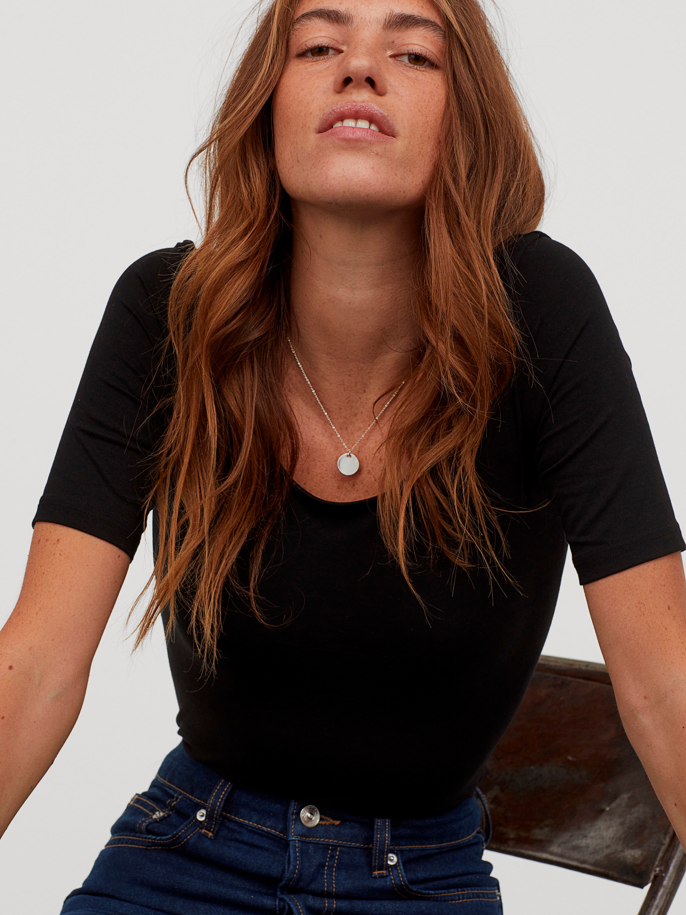 

Футболка H&M 0887659-1  Черная, Футболка H&M 0887659-1 XS Черная