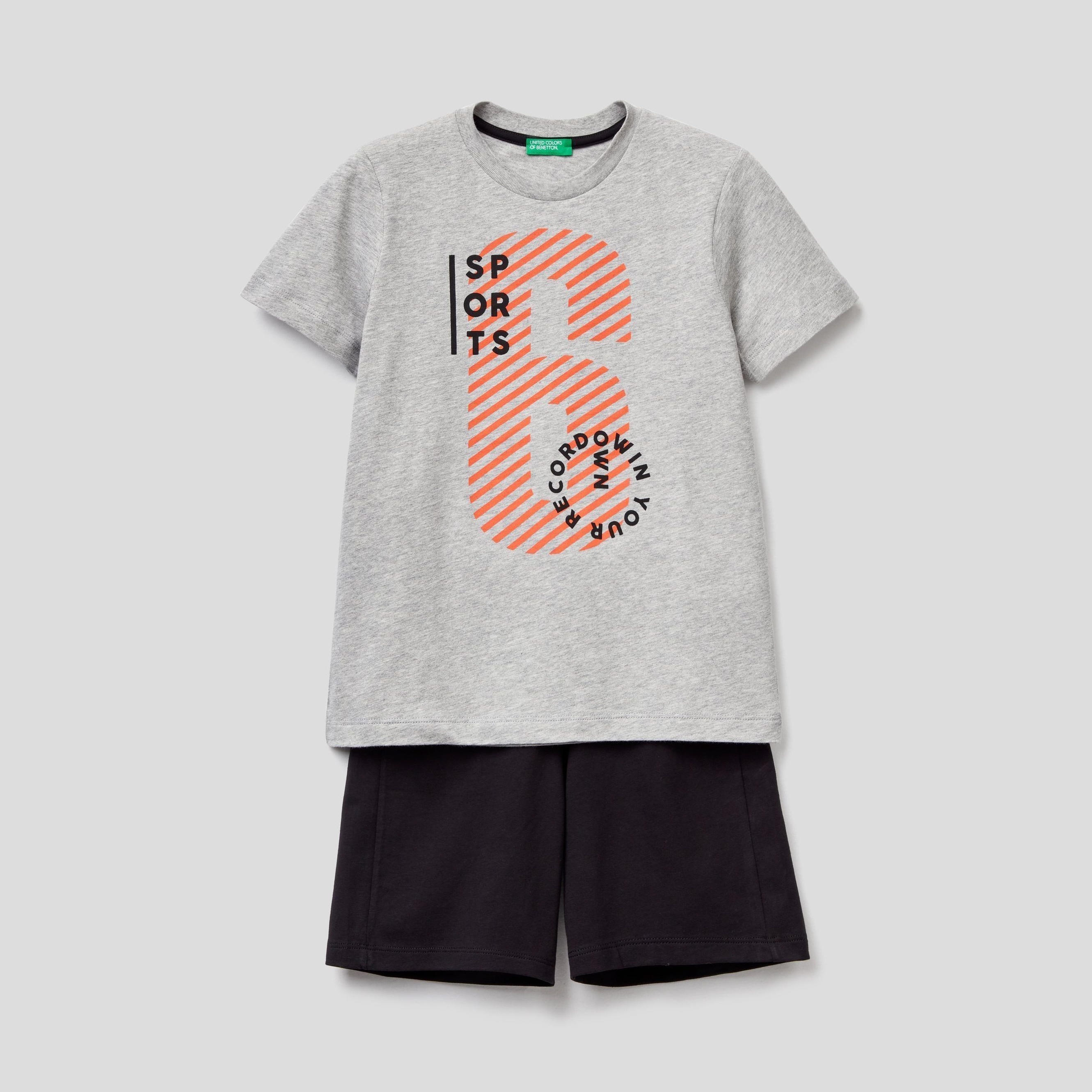 

Костюм (футболка + шорты) United Colors of Benetton 3096Z11Q6.G-501 110 см XS