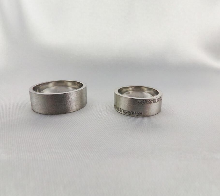 

Обручальные кольца с фианитами Maxi Silver 5096 ZL, размер 15.5