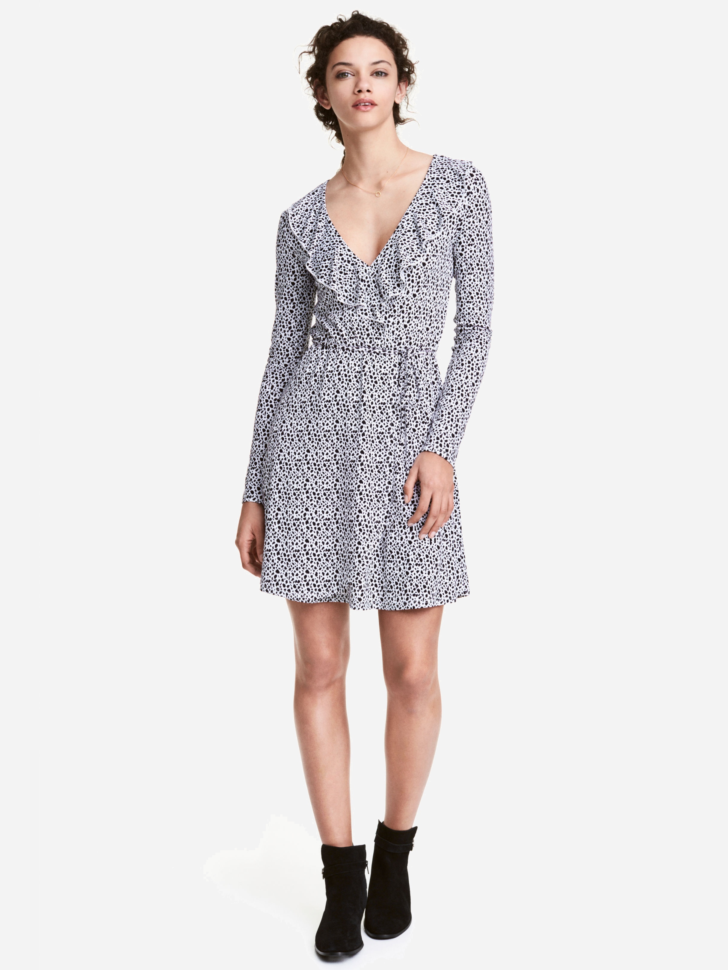 

Платье H&M 4572225-AAOL 44 Белое с черным