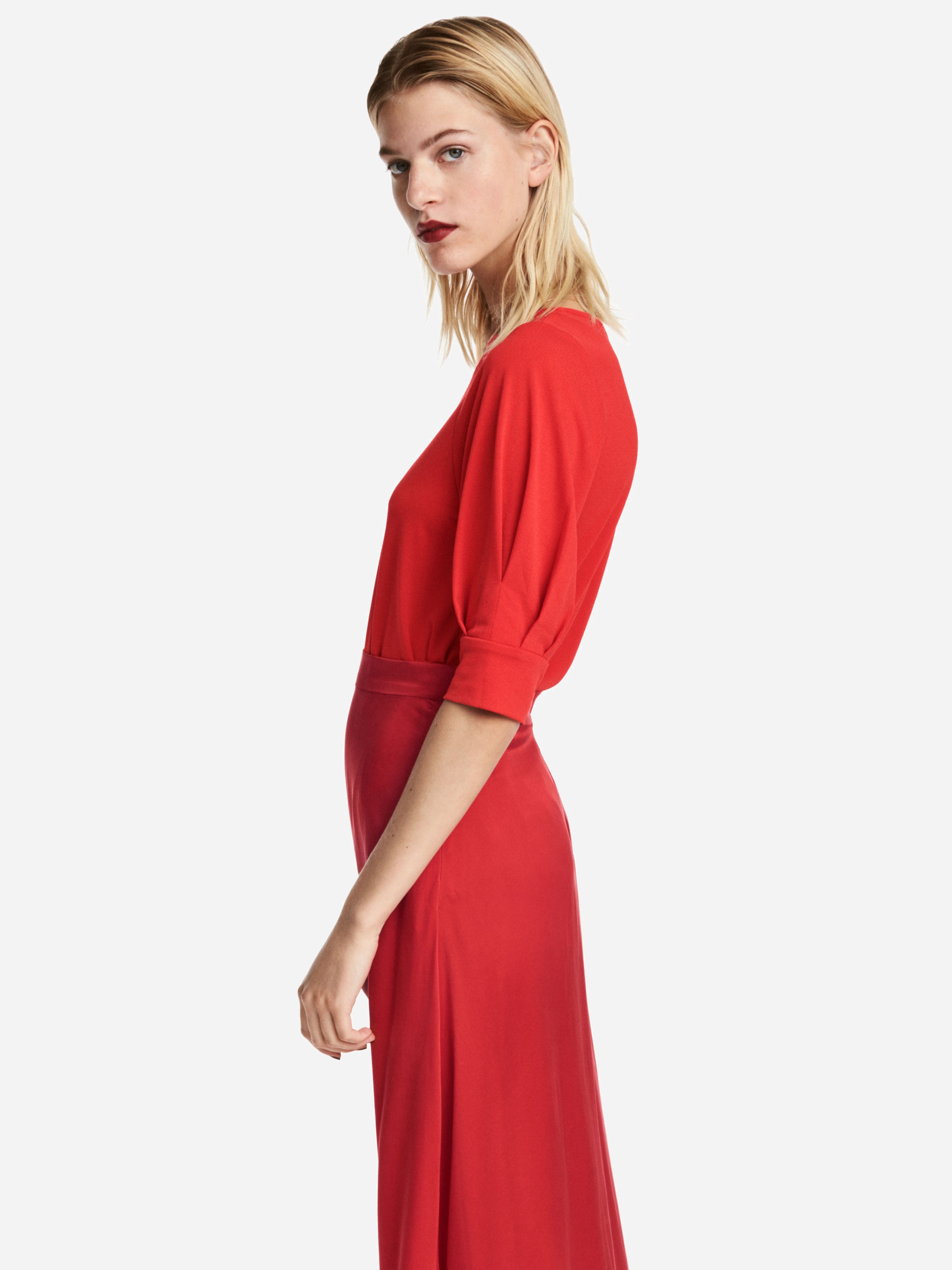

Футболка H&M 5563356-ACVF S Красная