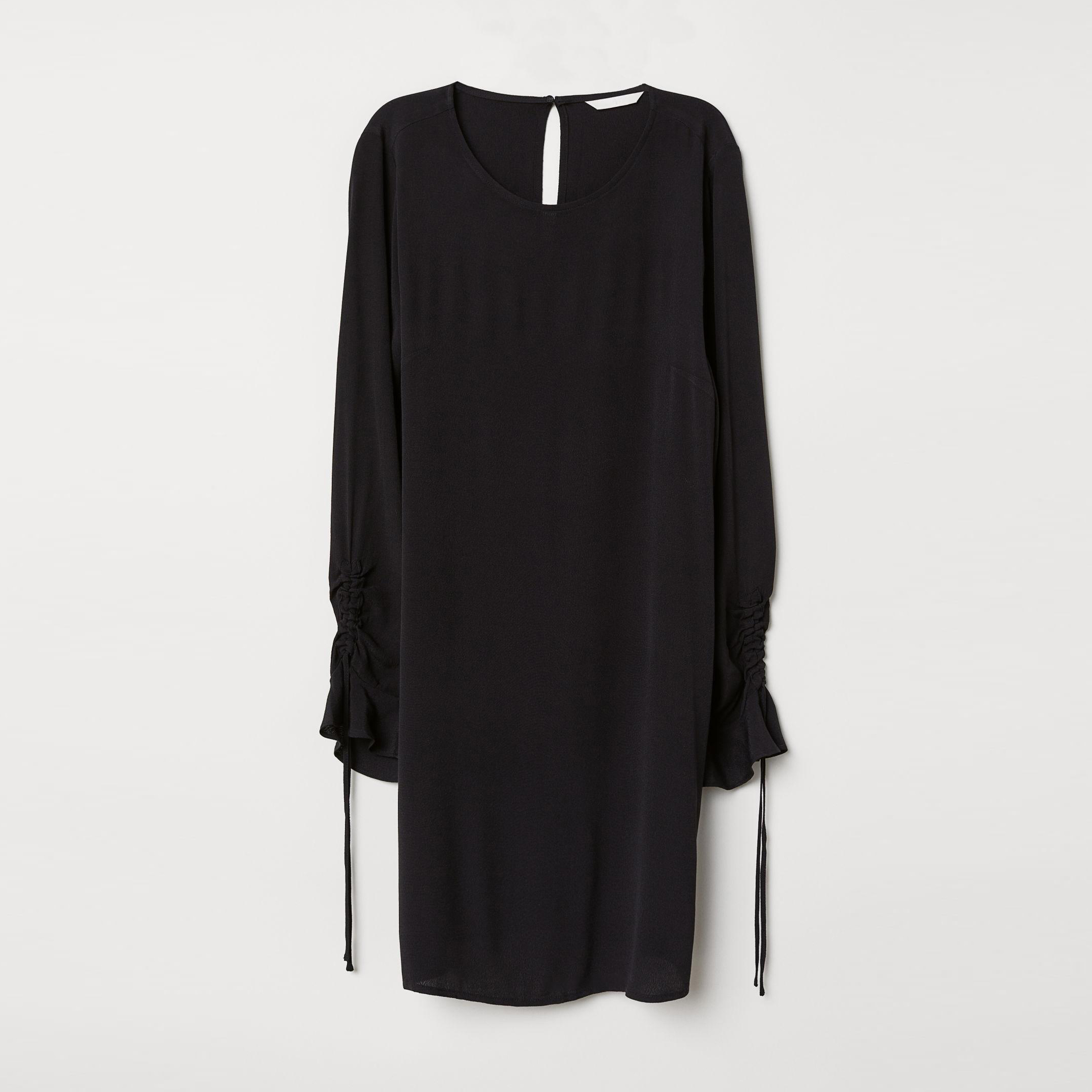 

Платье H&M 6639429-AAAD 40 Черное