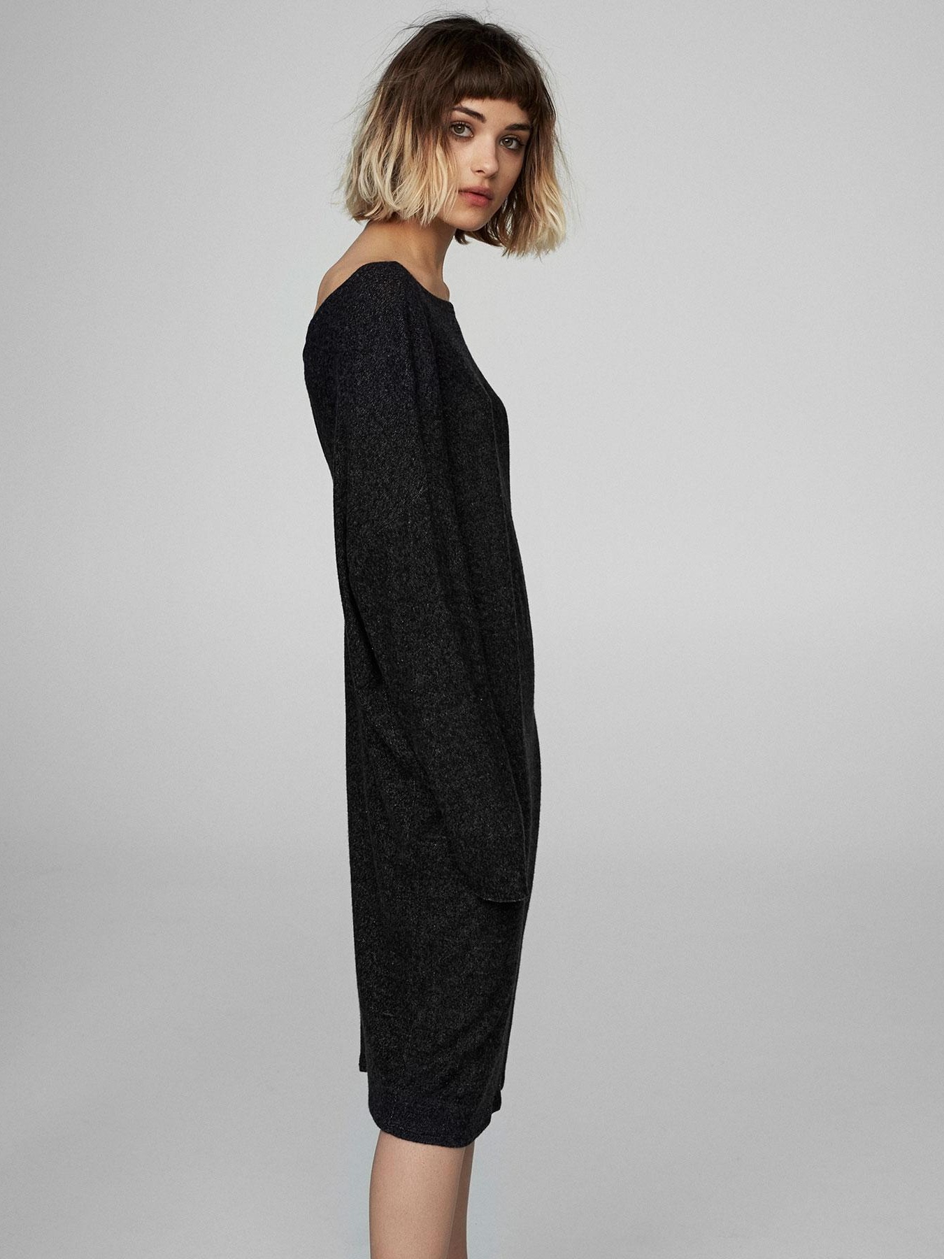 

Платье Pull & Bear 5394/333/800-AAWL M Серое с черным