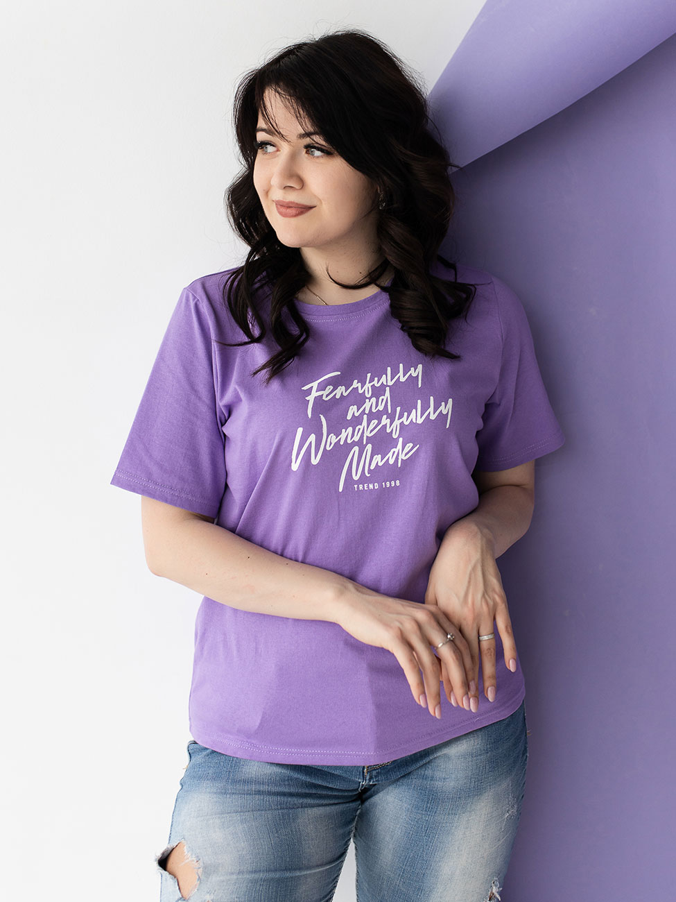 

Футболка size+ с каллиграфической прописью Лавандовий 3 XL Vikamoda 3212