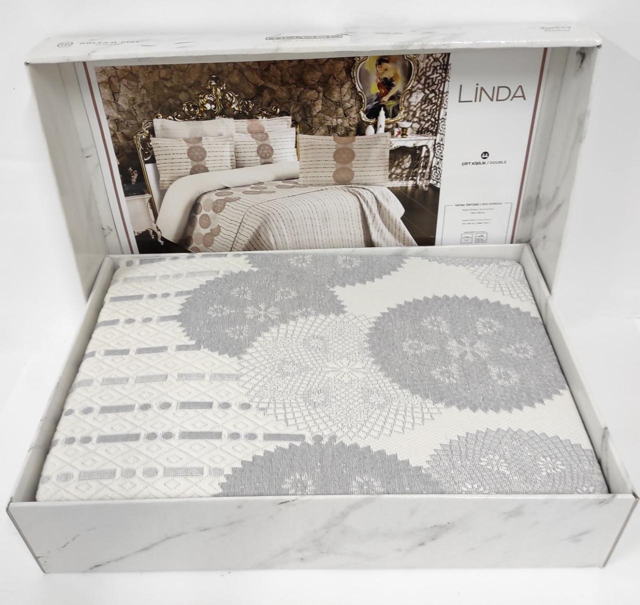 

Покрывало My Bed Жакард 240x260 с наволочками Linda Grey