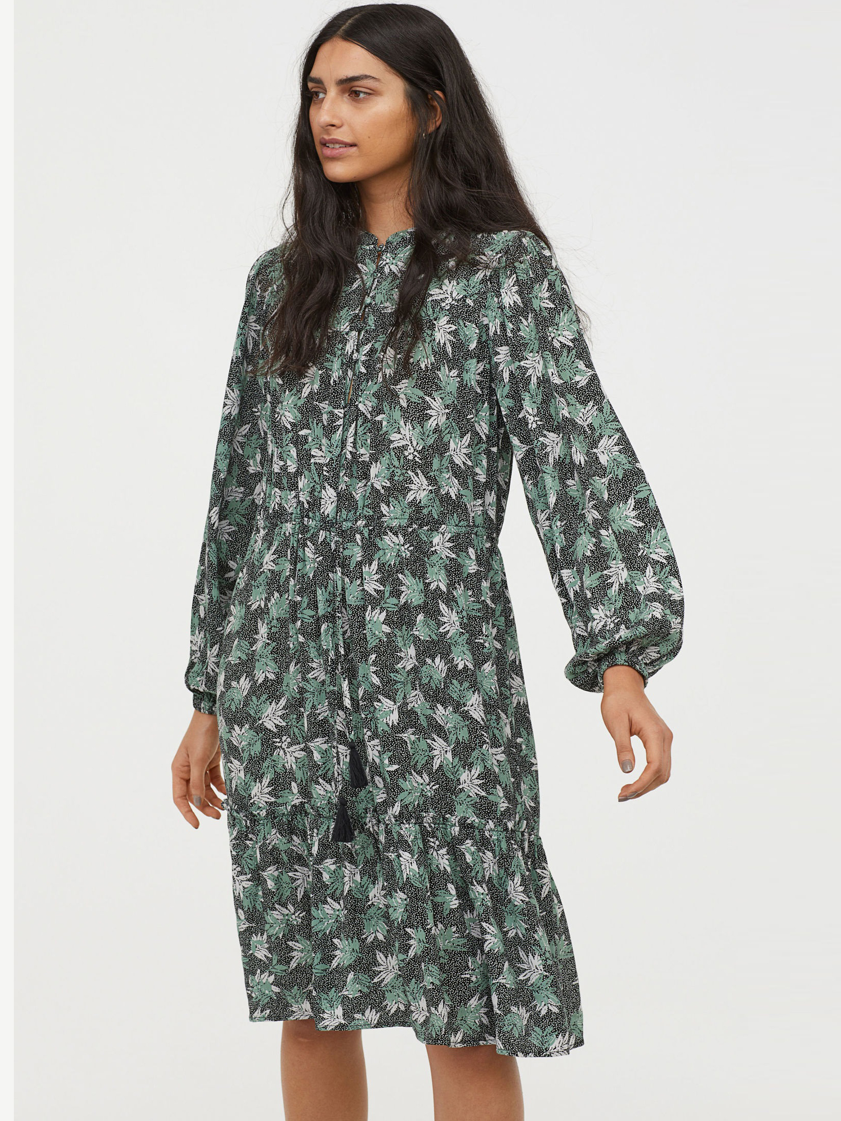 

Платье H&M 0701488-9 38 Черное