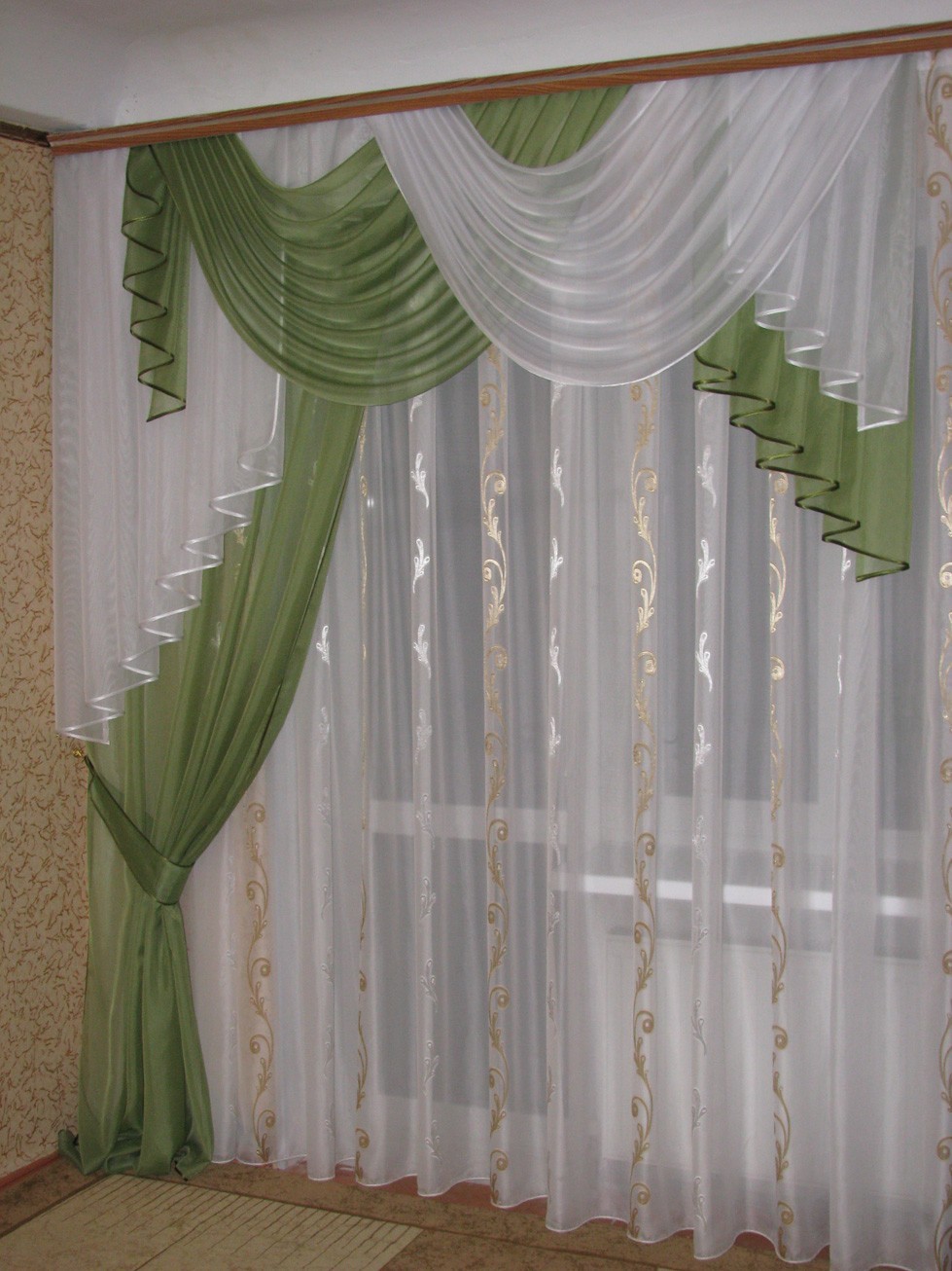 

Ламбрекен со шторой Шторный ряд на тесьме Зеленый с белым 270х200 см (97)
